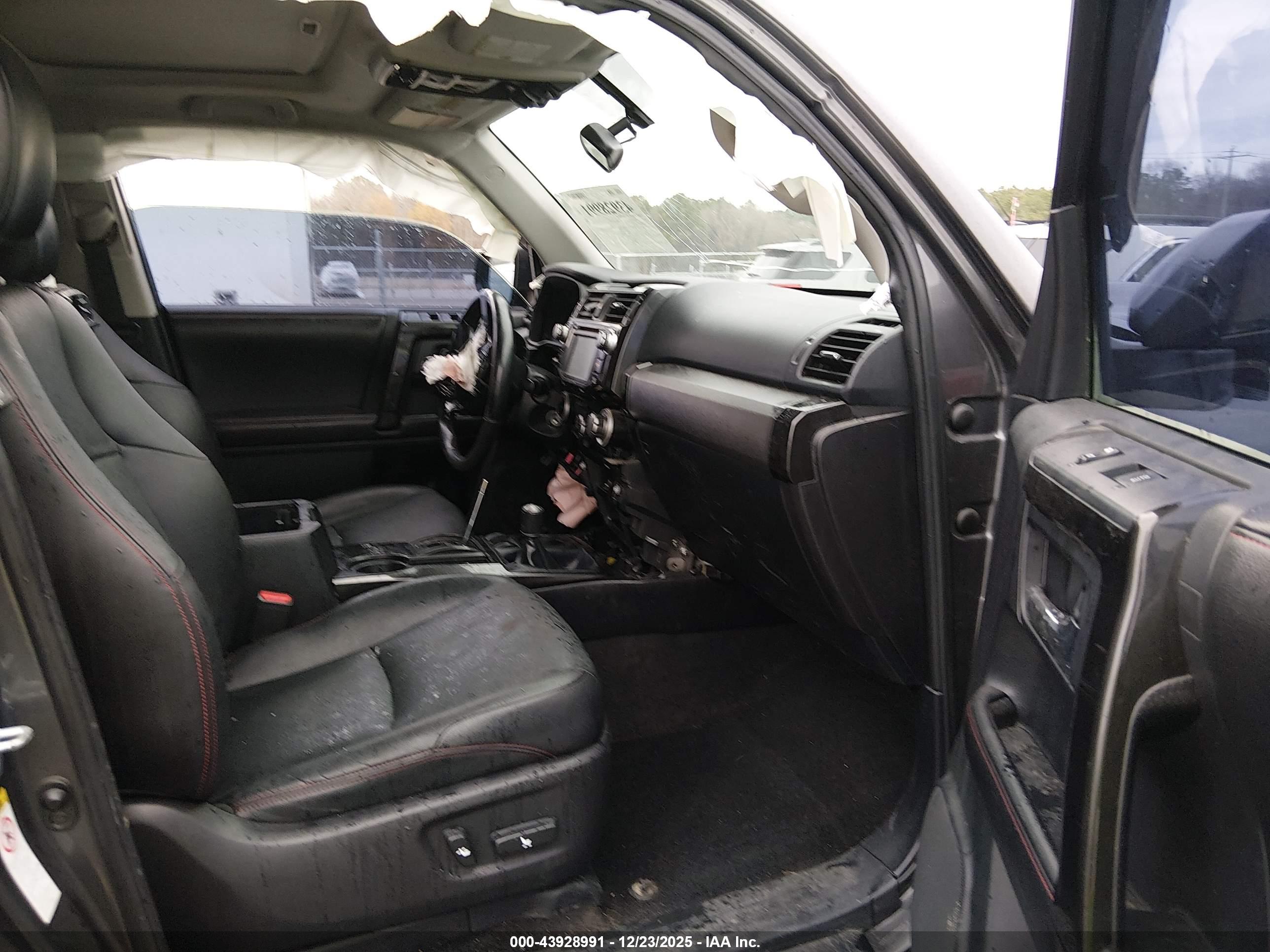 TOYOTA 4RUNNER image 5