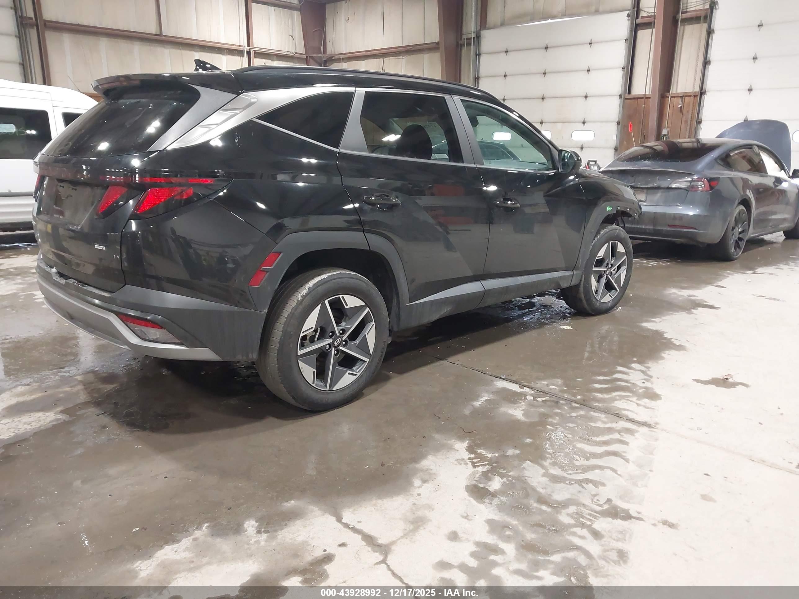 HYUNDAI TUCSON image 4