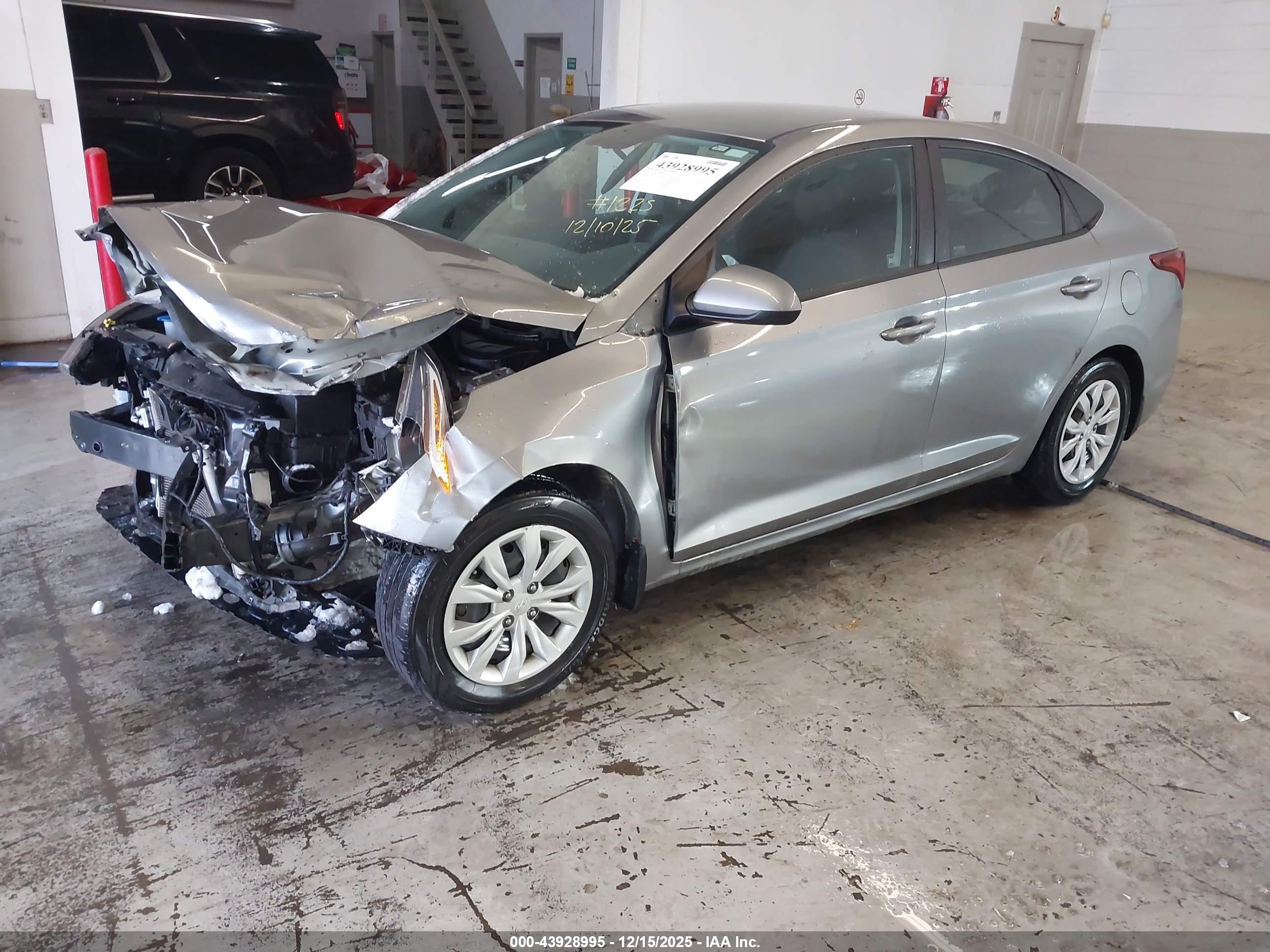 HYUNDAI ACCENT image 2