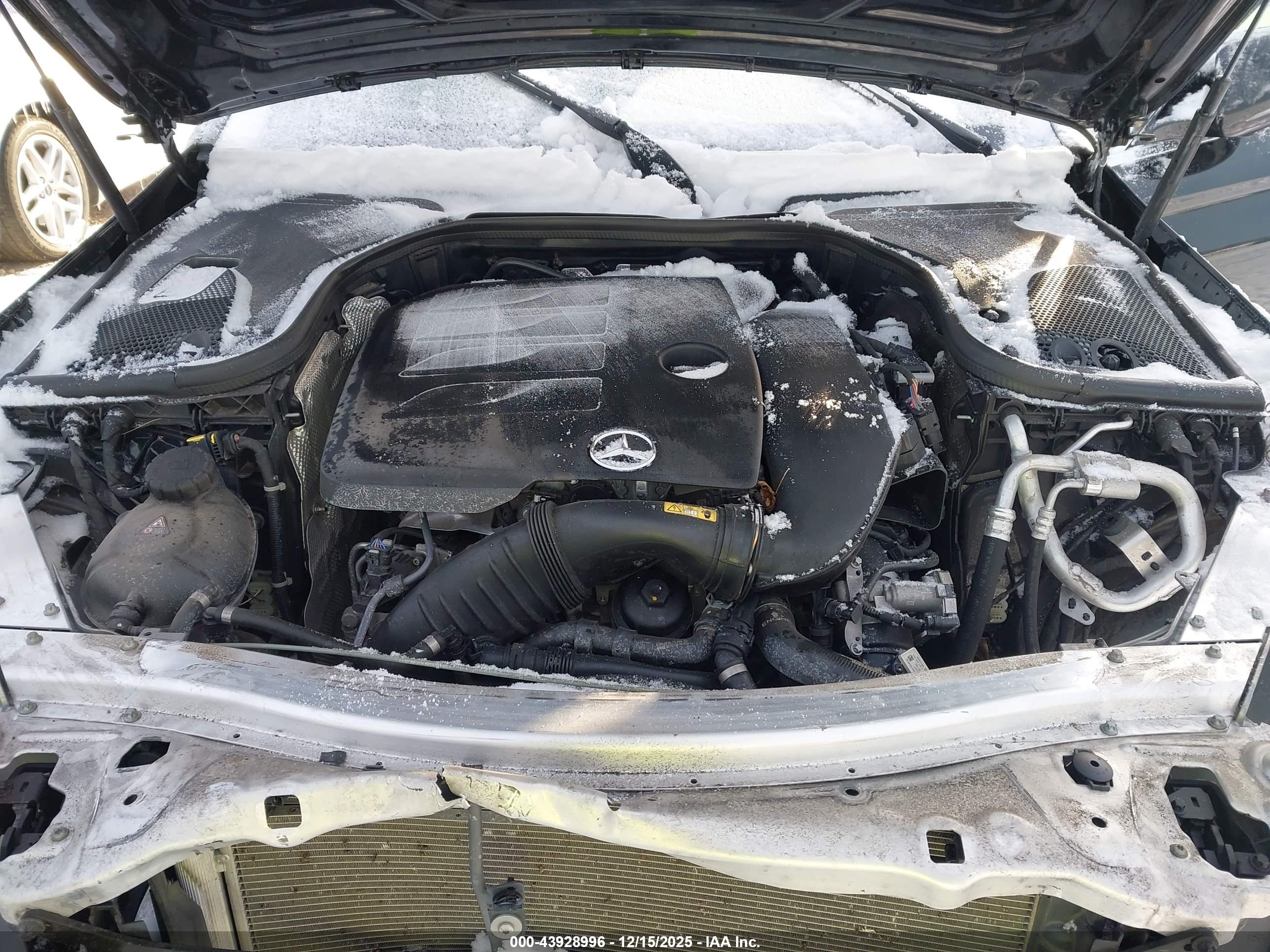 MERCEDES-BENZ E image 10