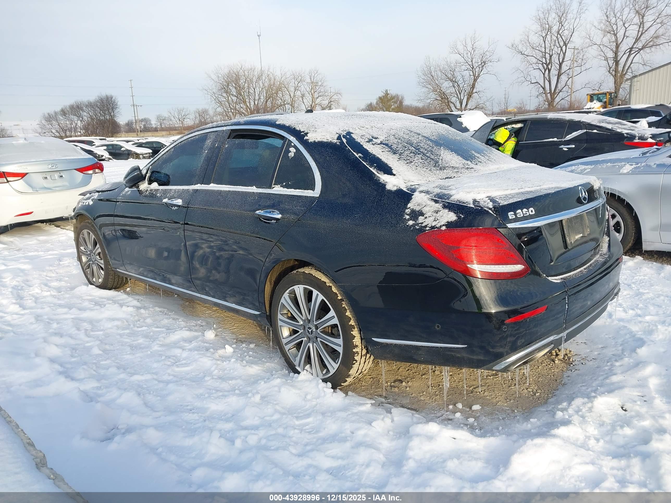 MERCEDES-BENZ E image 3