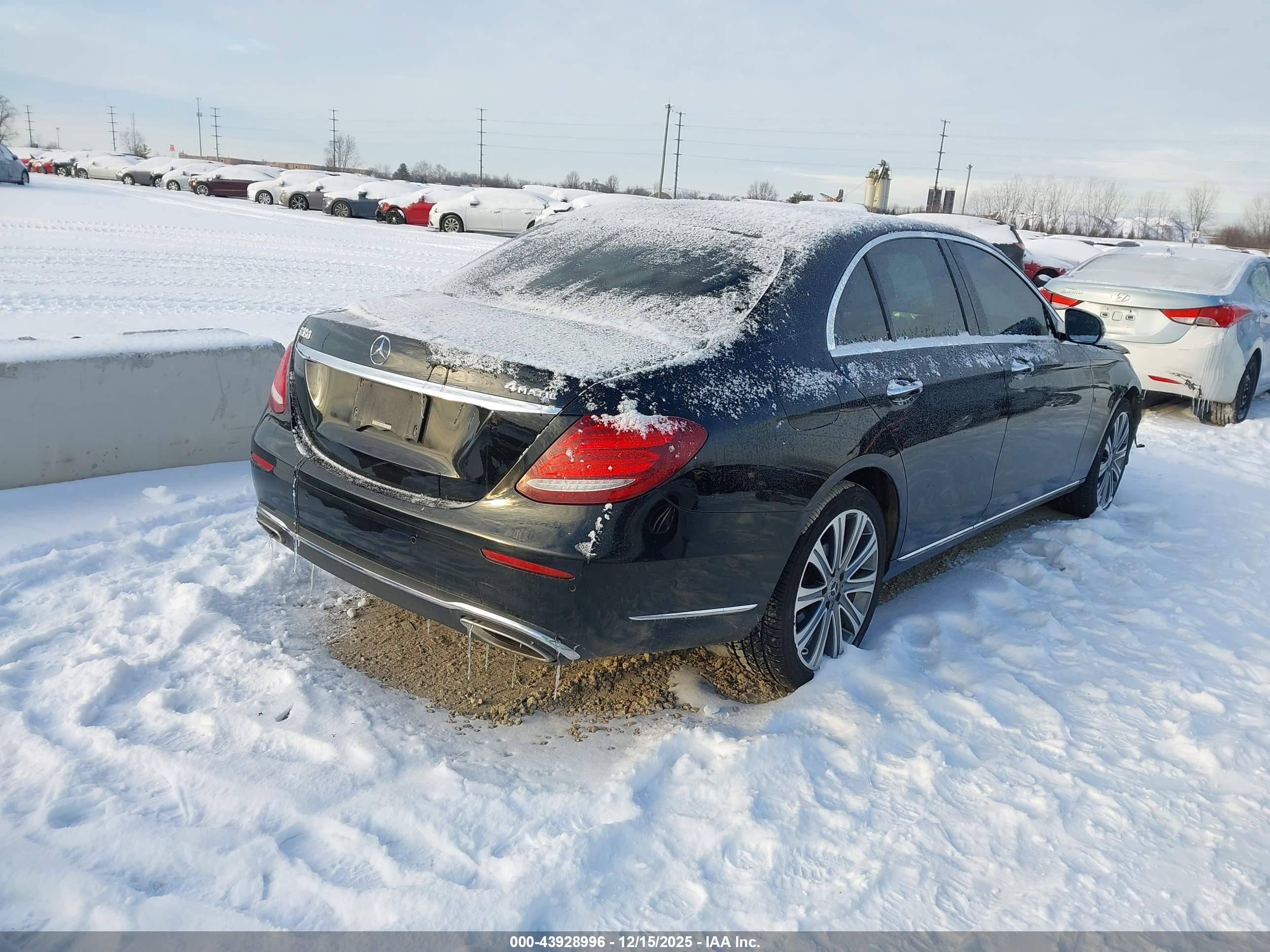 MERCEDES-BENZ E image 4