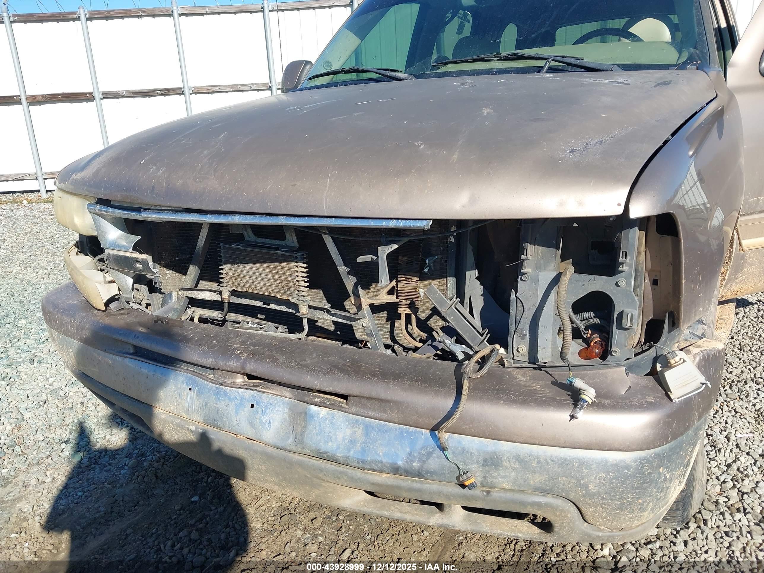 CHEVROLET TAHOE image 6