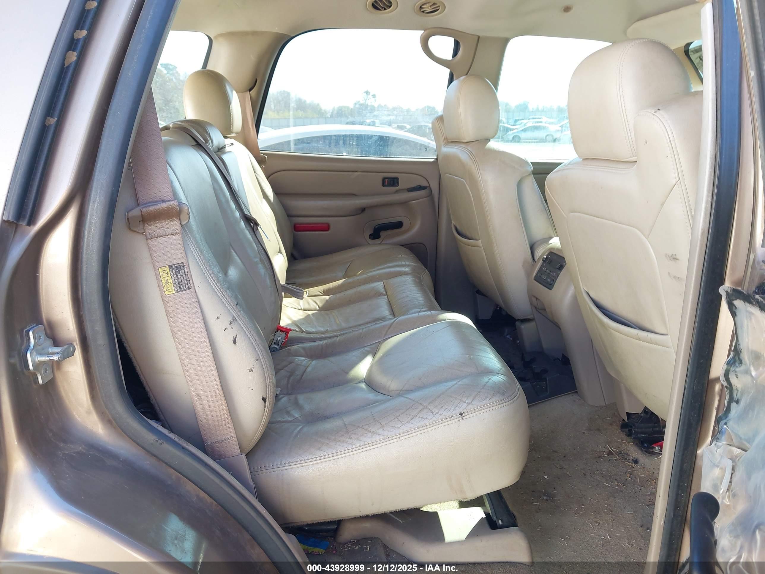 CHEVROLET TAHOE image 8