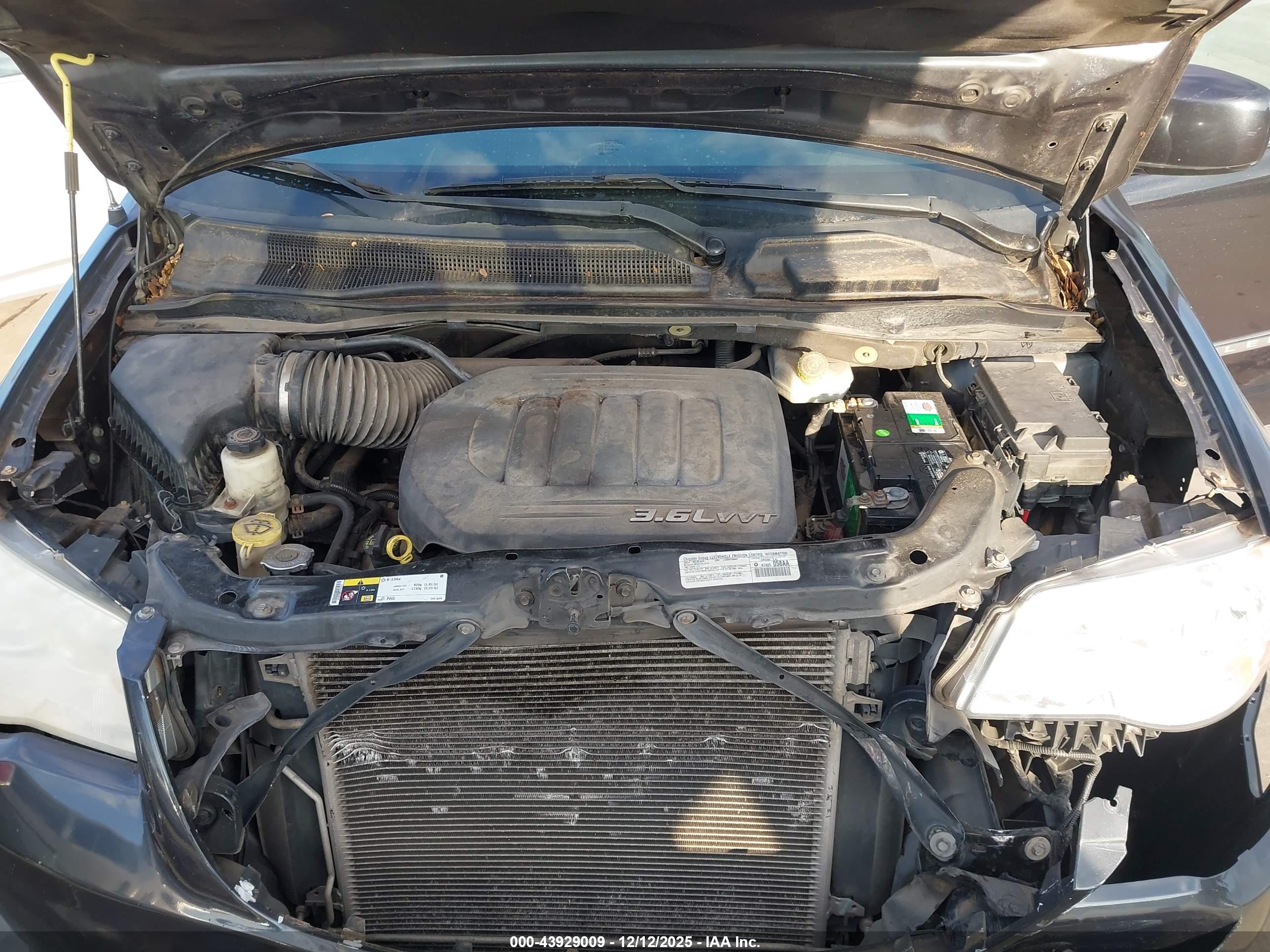 CHRYSLER TOWN image 10