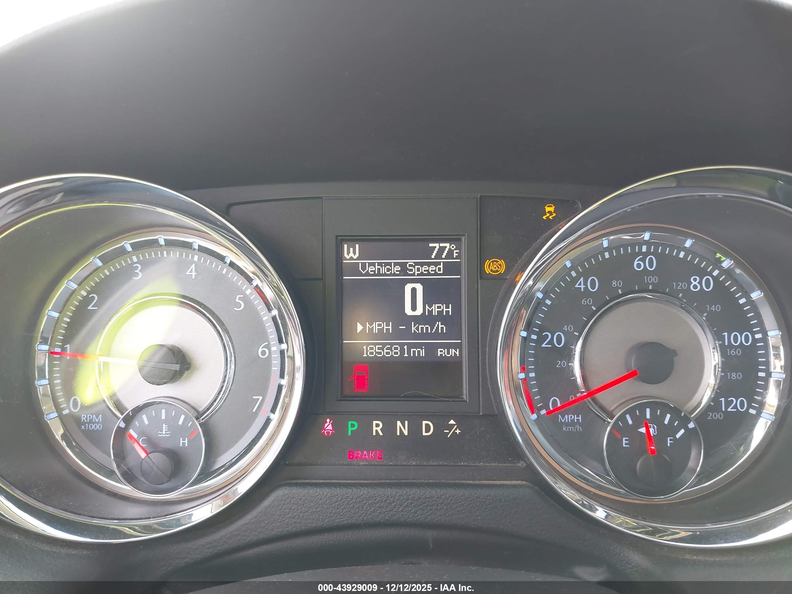 CHRYSLER TOWN image 7