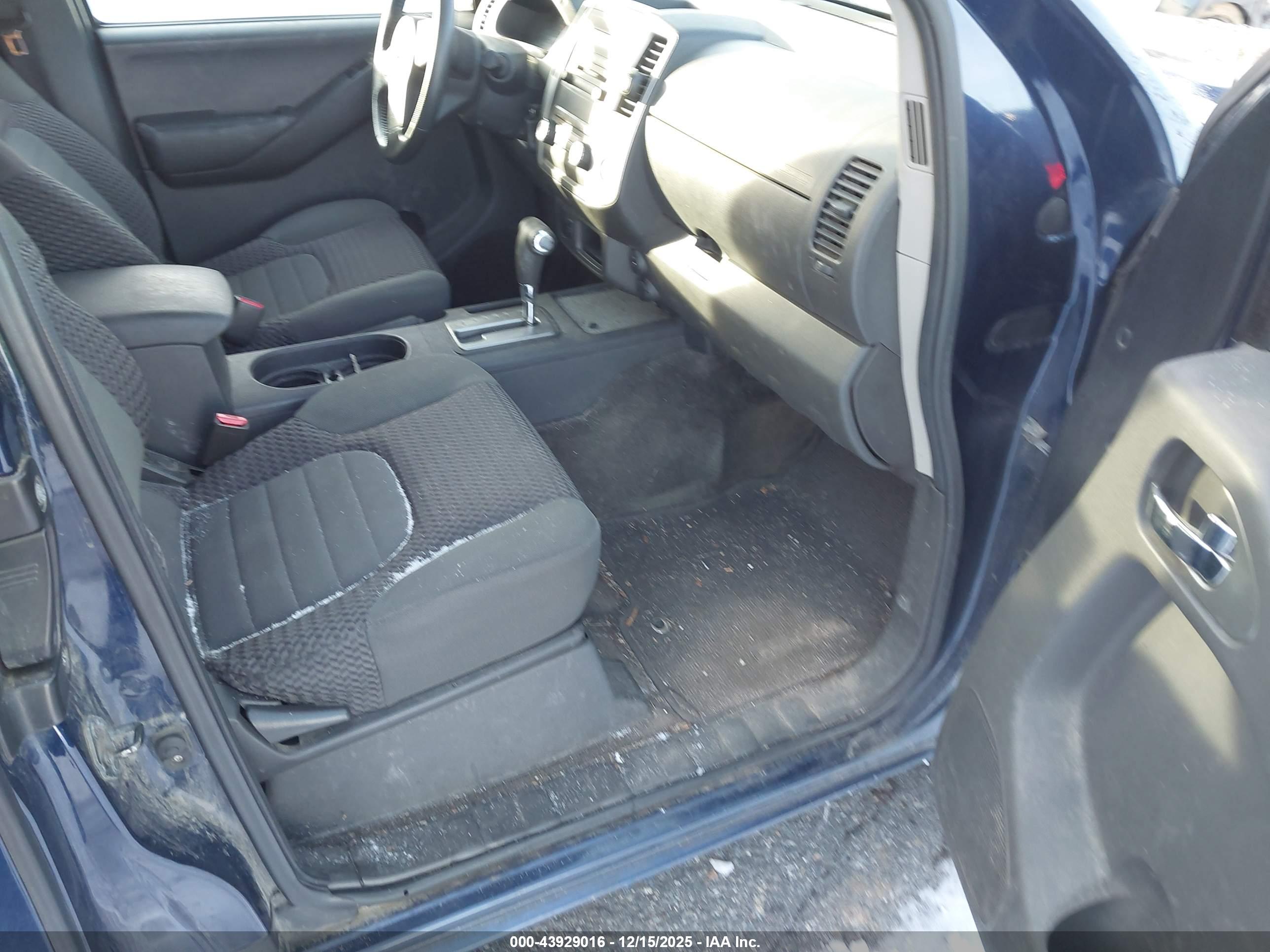 NISSAN FRONTIER image 5