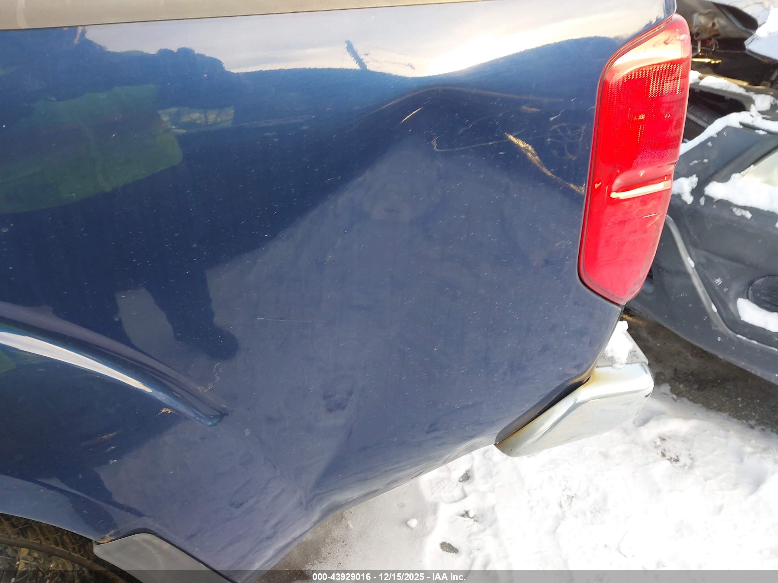 NISSAN FRONTIER image 6