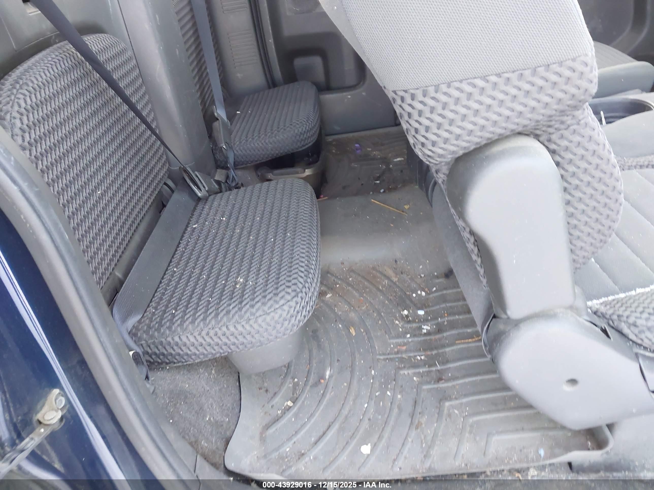 NISSAN FRONTIER image 8