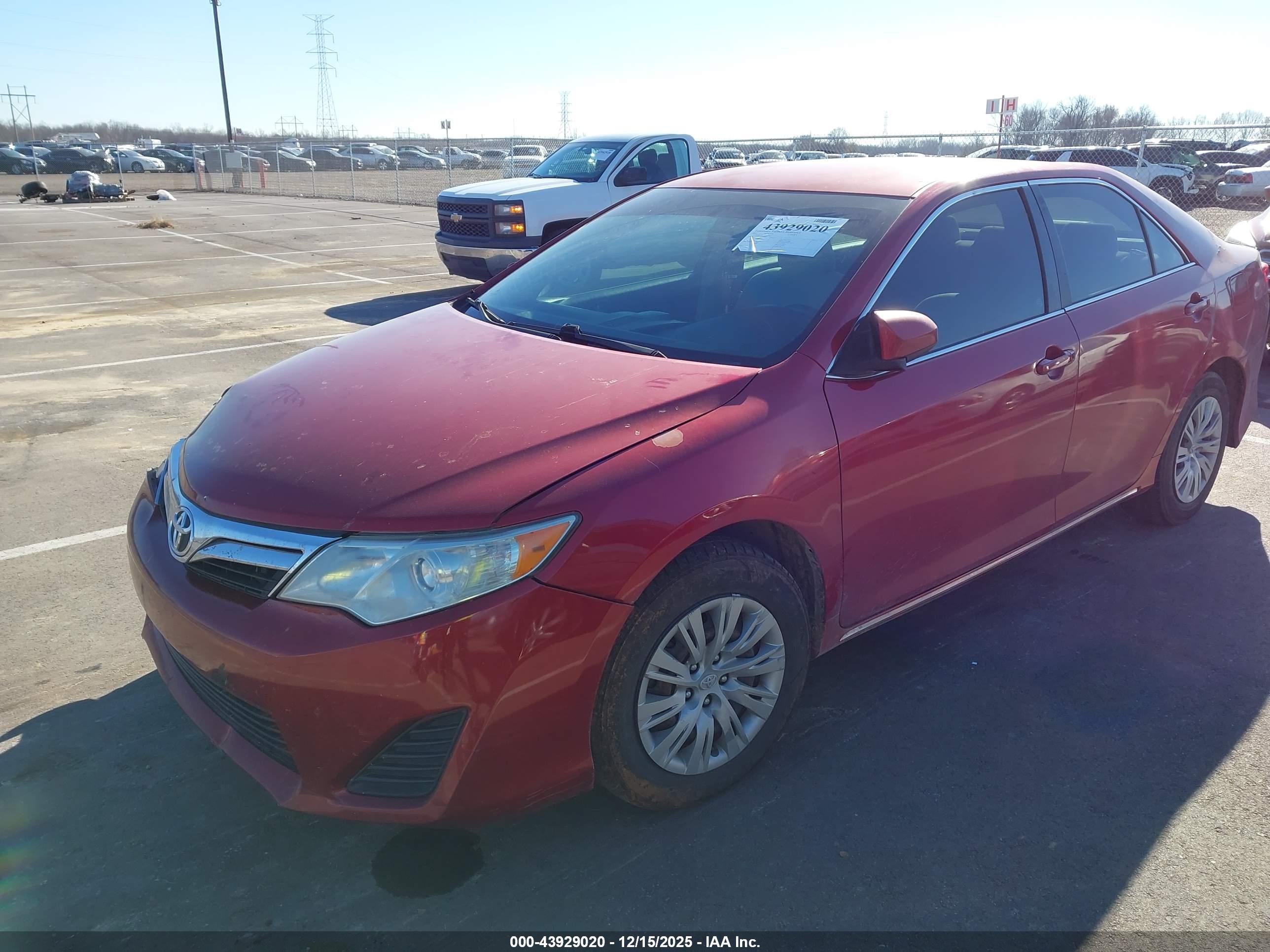 TOYOTA CAMRY image 2