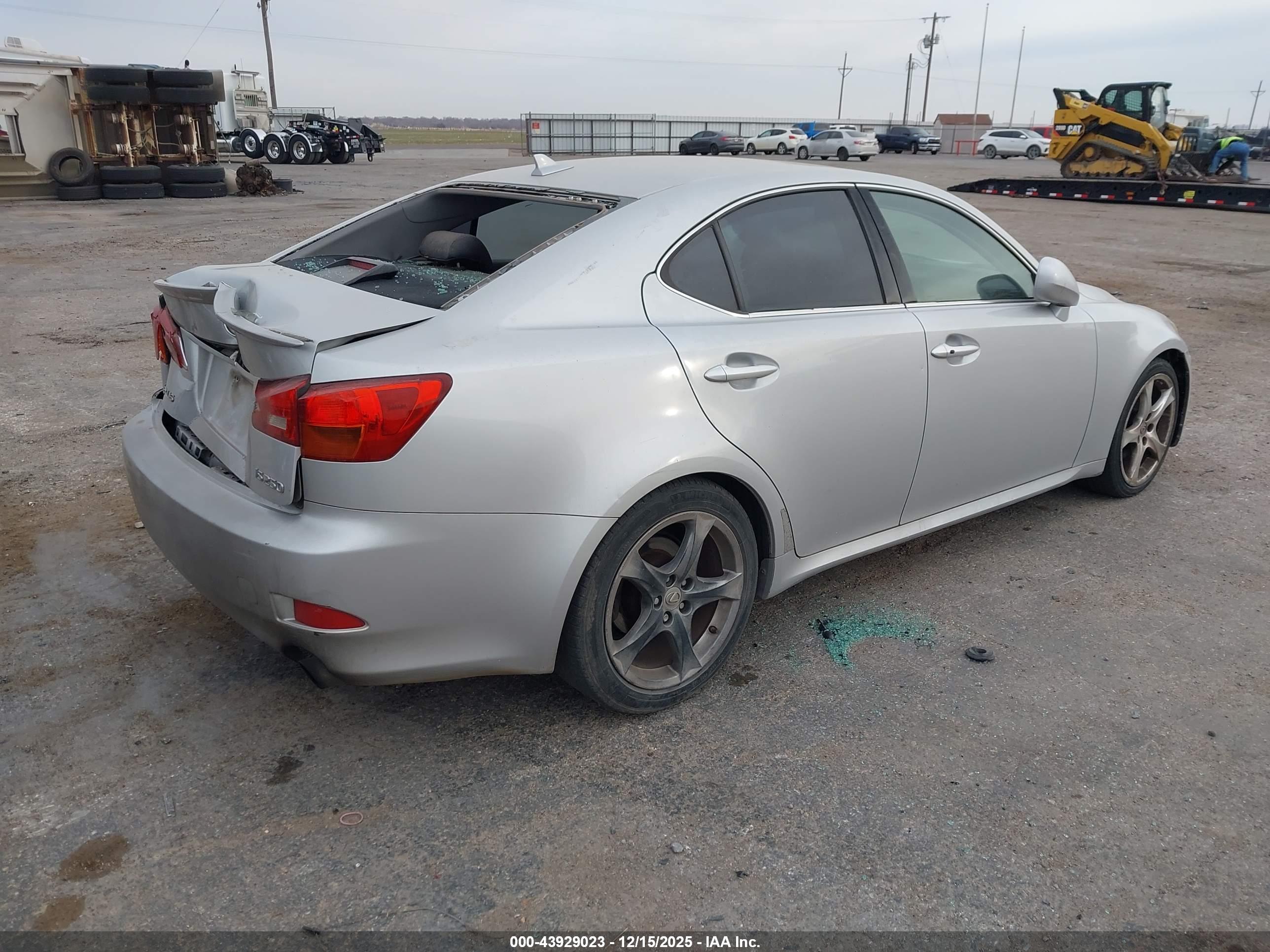LEXUS IS image 4
