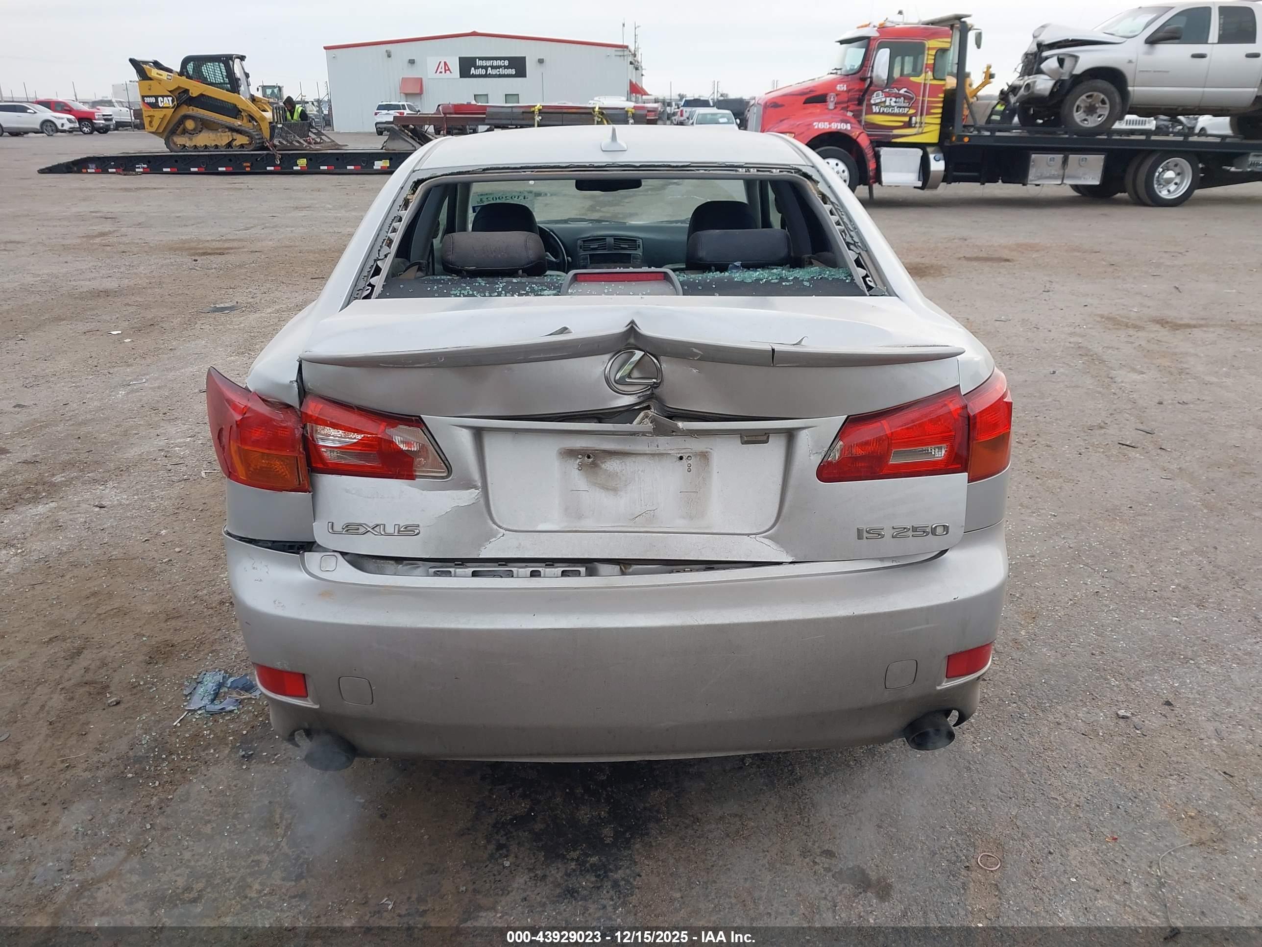 LEXUS IS image 6