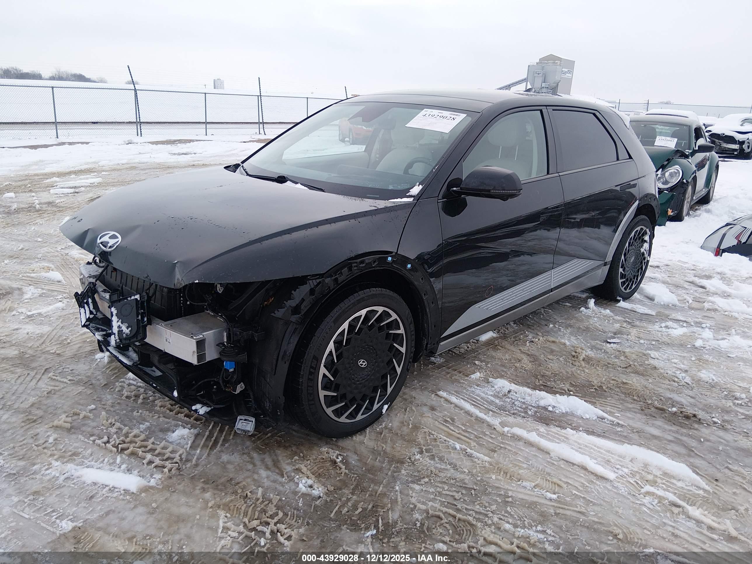 HYUNDAI IONIQ image 2