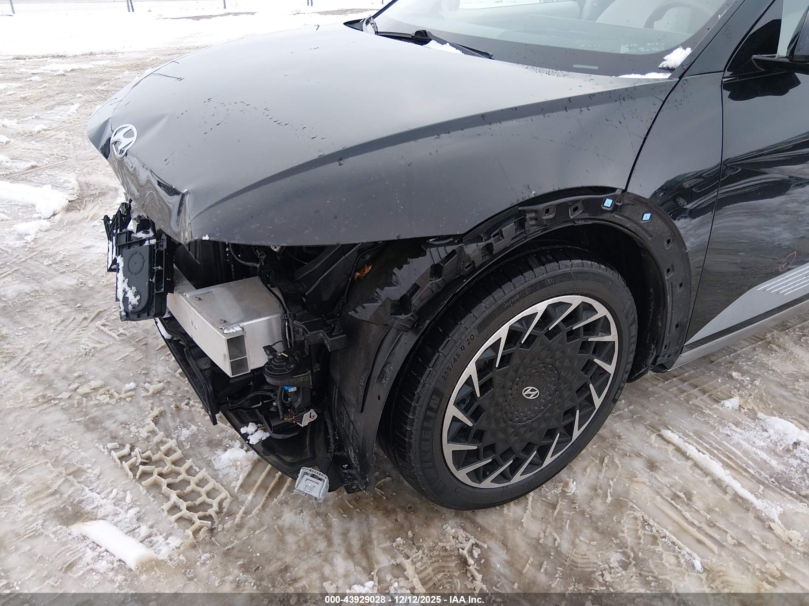 HYUNDAI IONIQ image 6