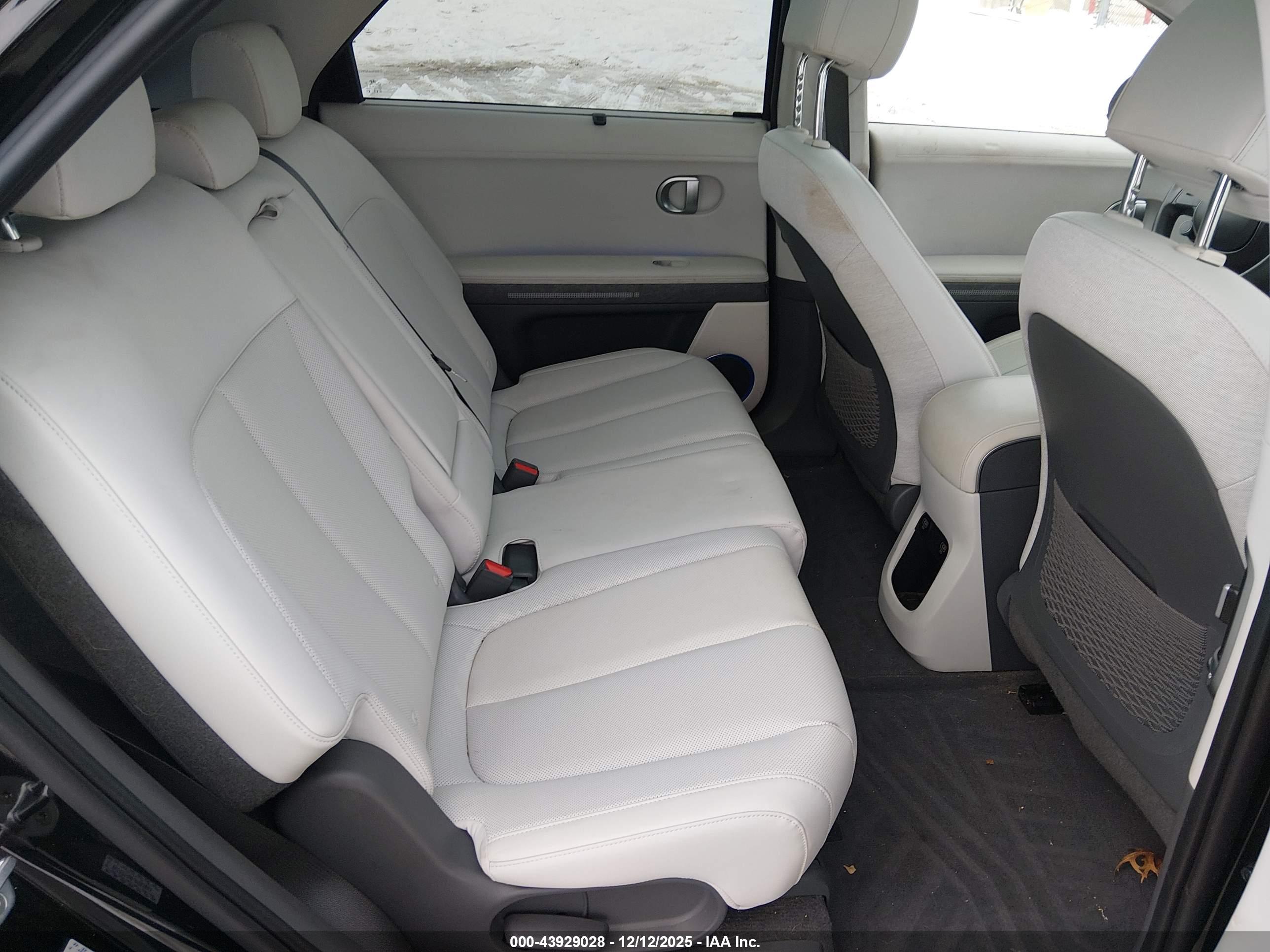 HYUNDAI IONIQ image 8