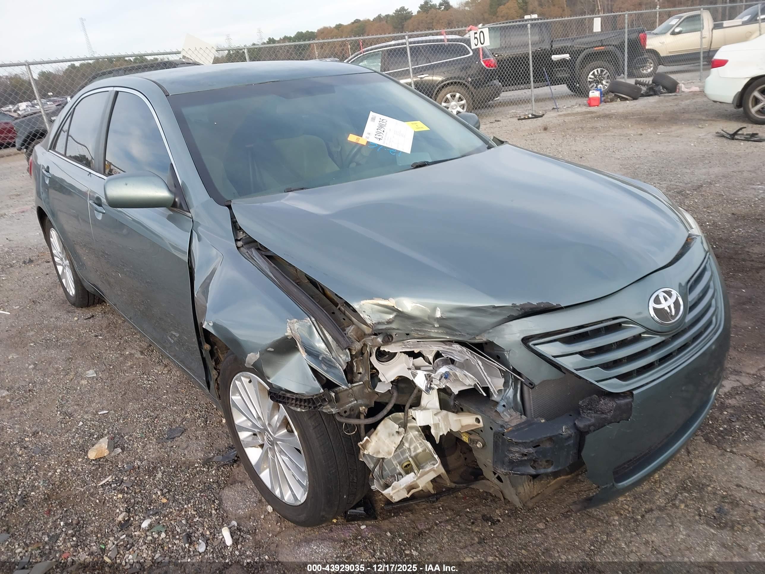 TOYOTA CAMRY image 6