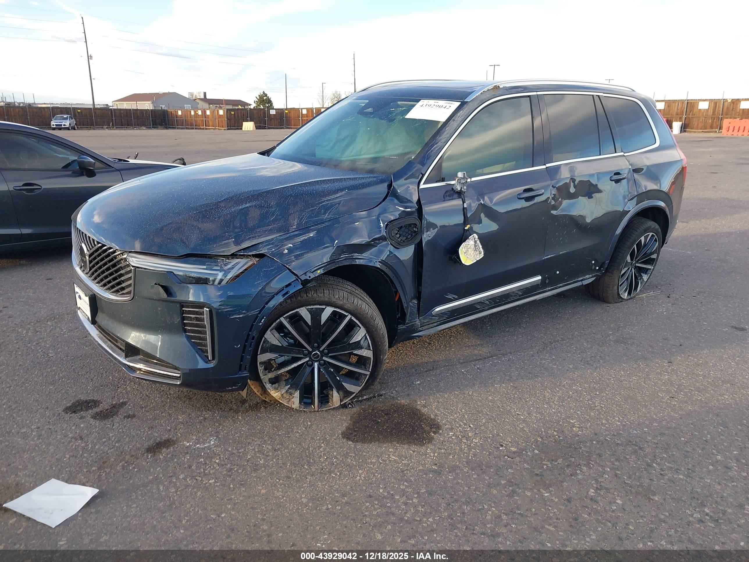 VOLVO XC90 image 2