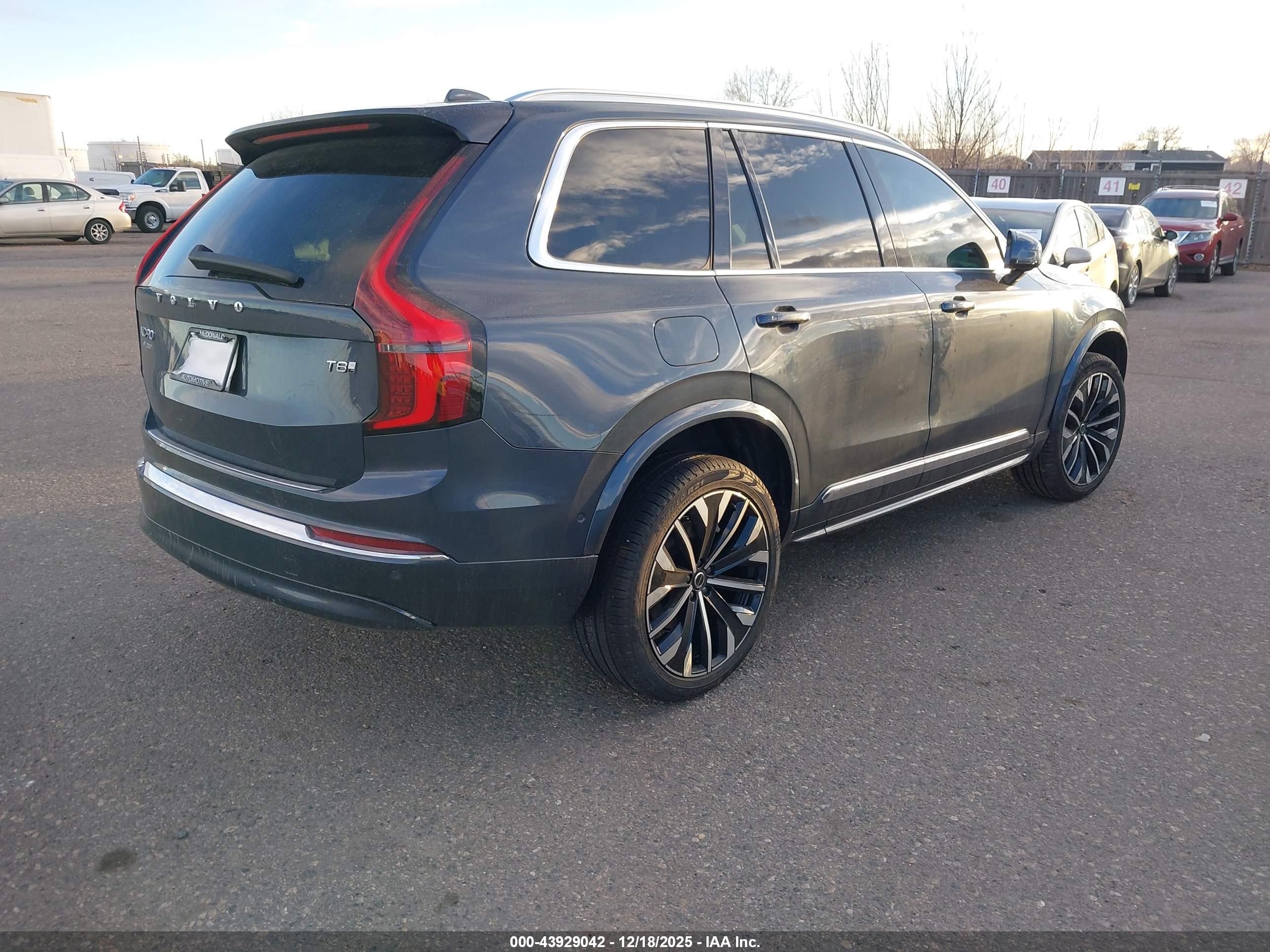 VOLVO XC90 image 4