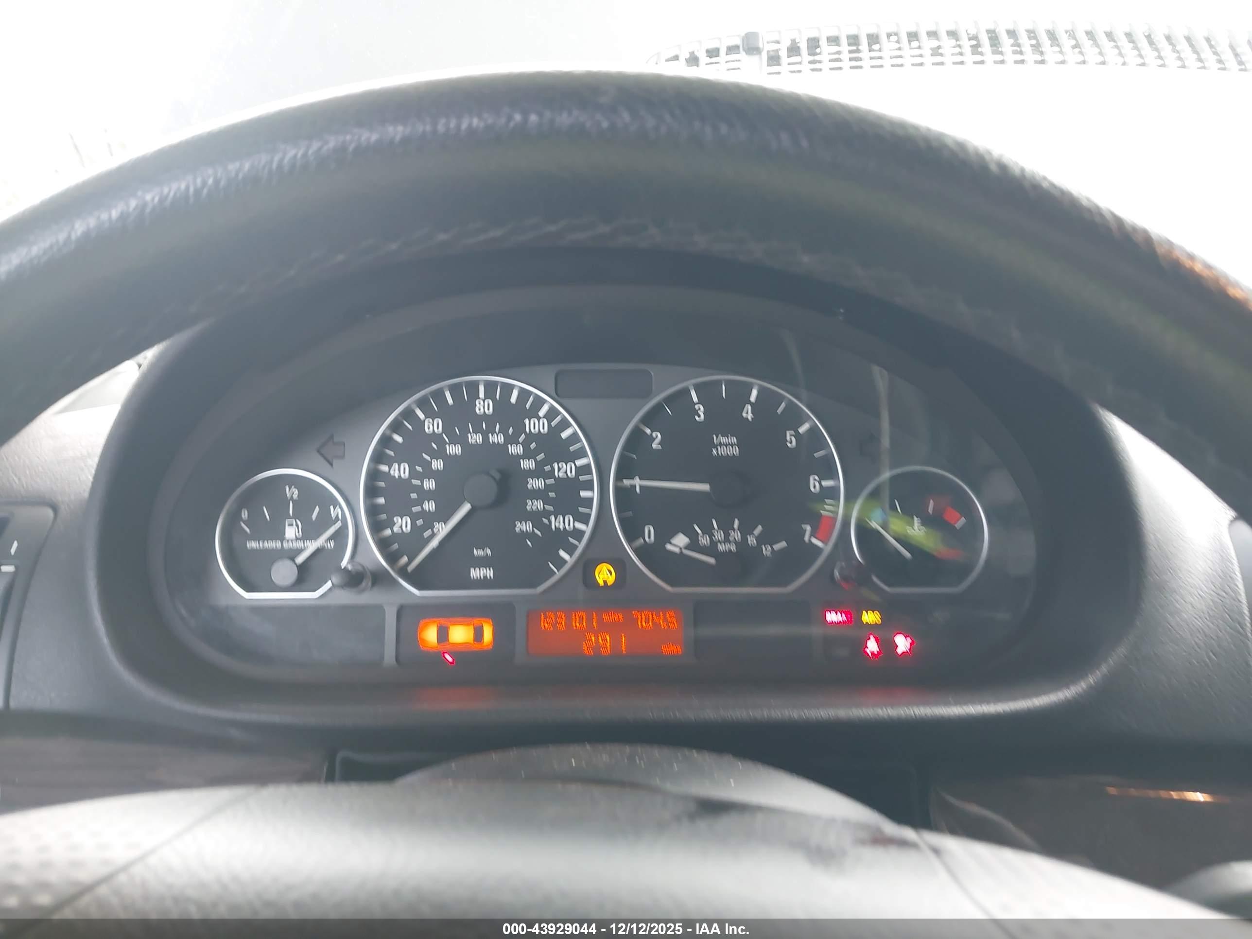 BMW 330I image 7