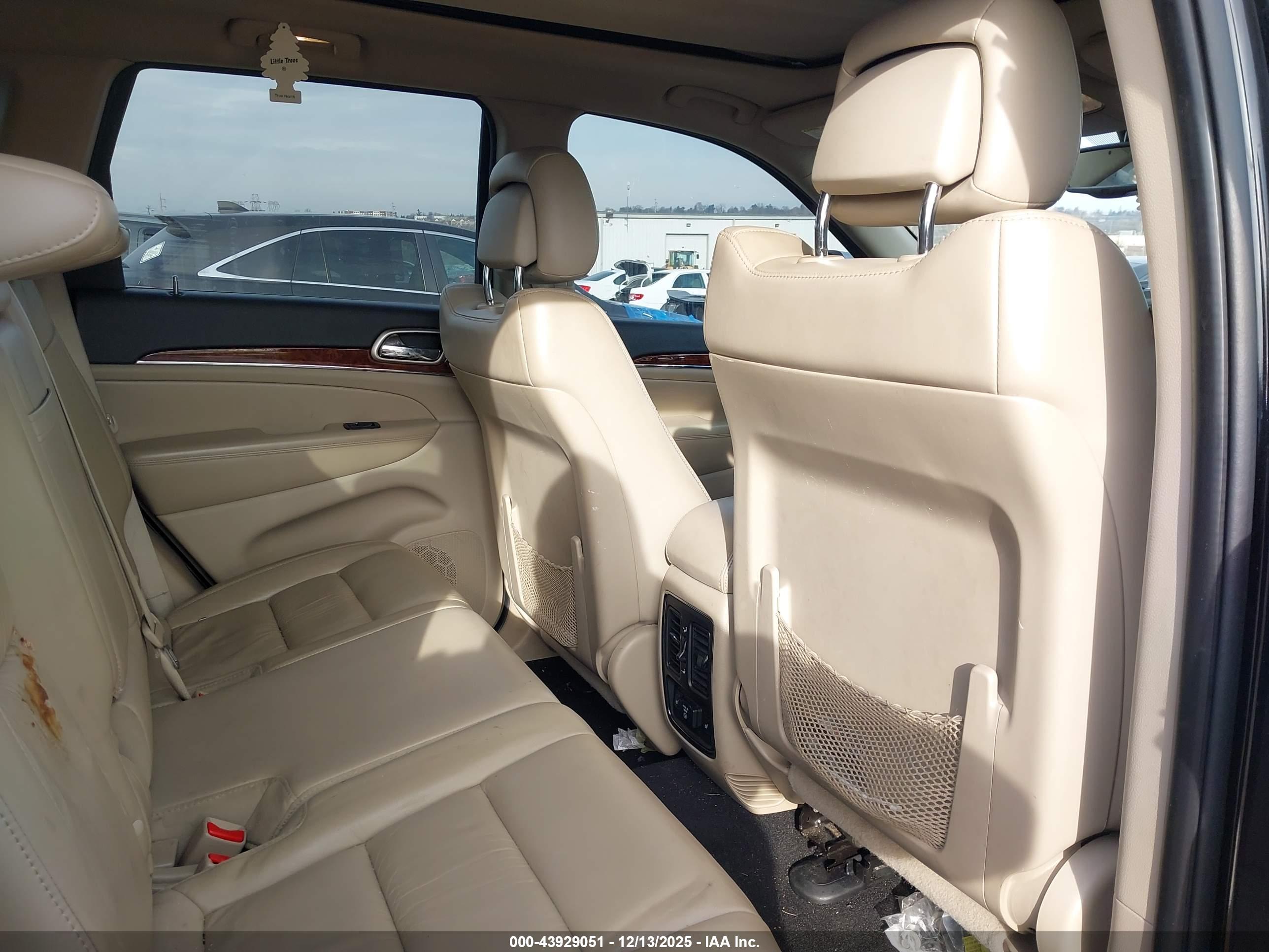 JEEP GRAND image 8