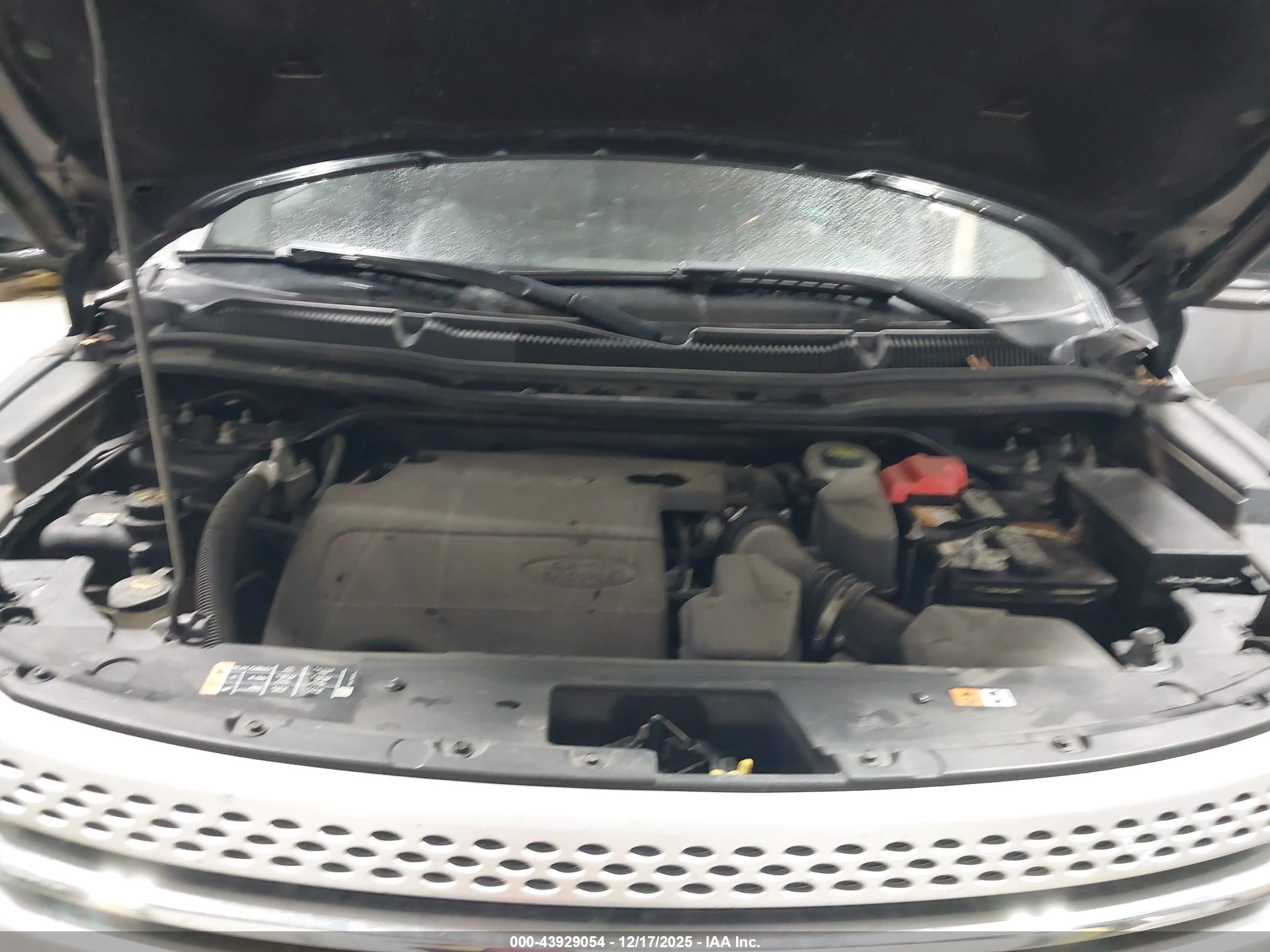 FORD EXPLORER image 10