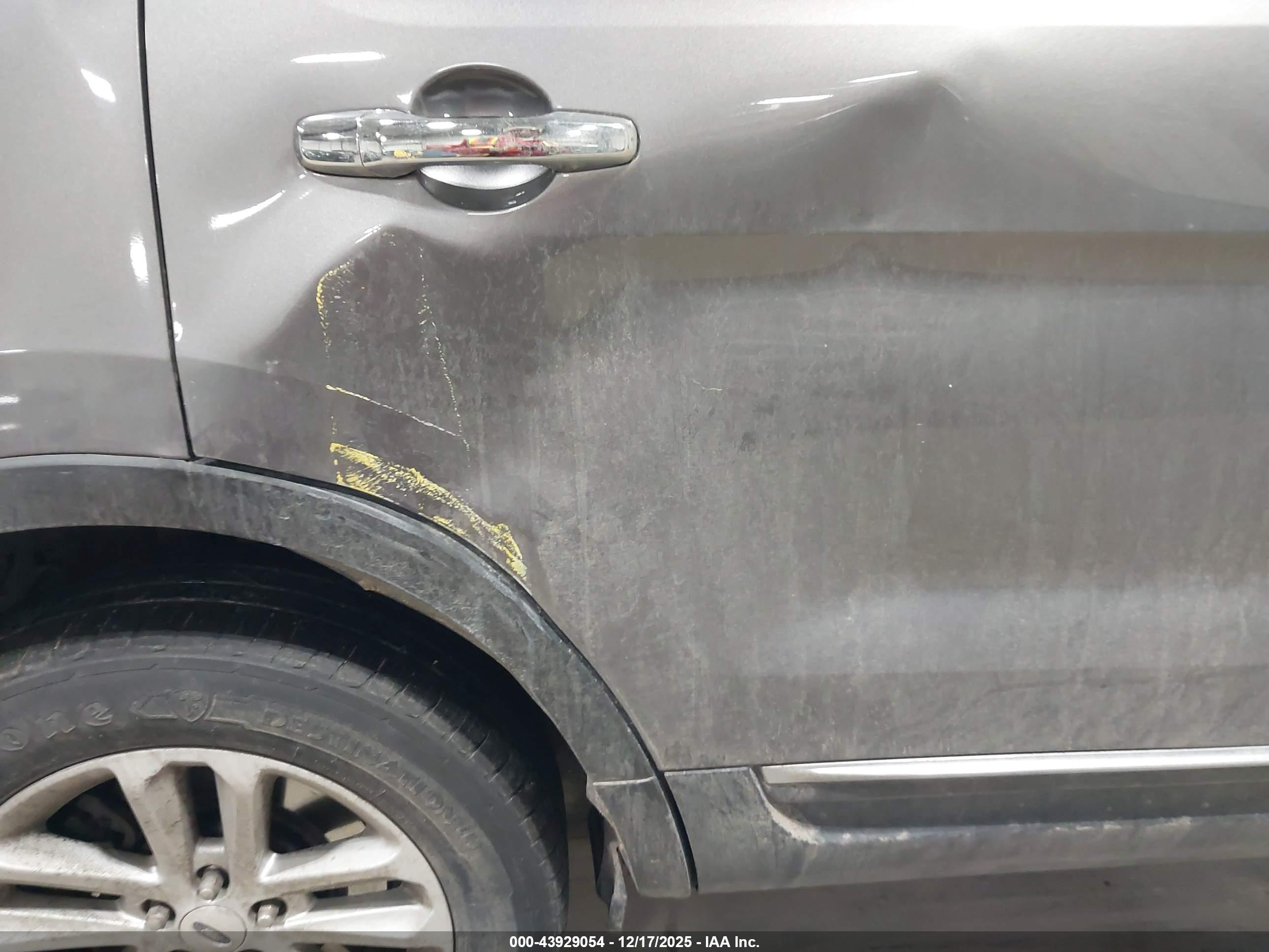 FORD EXPLORER image 6