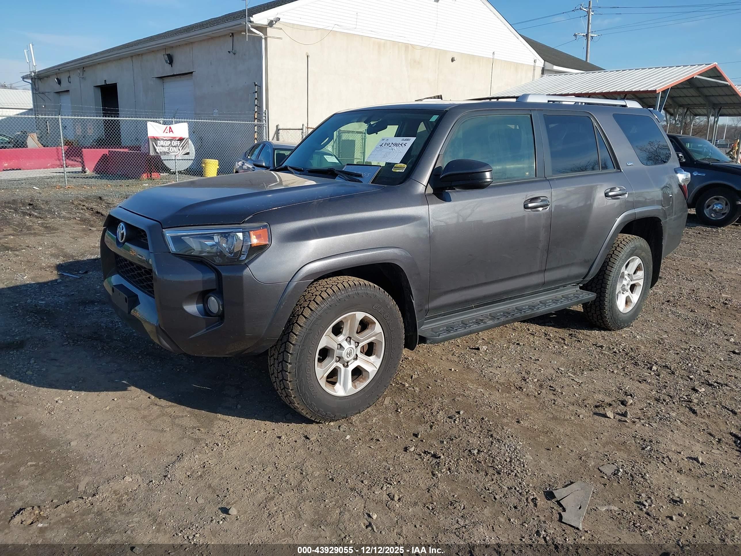 TOYOTA 4RUNNER image 2