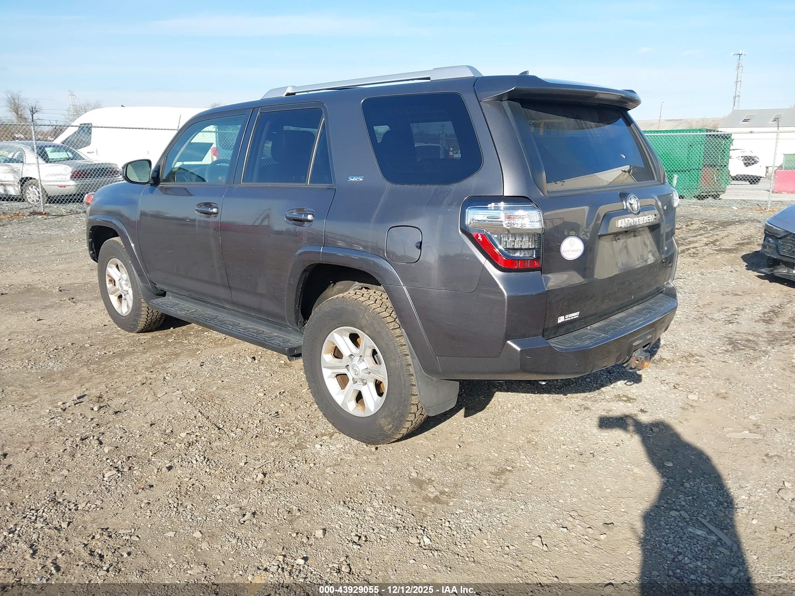 TOYOTA 4RUNNER image 3