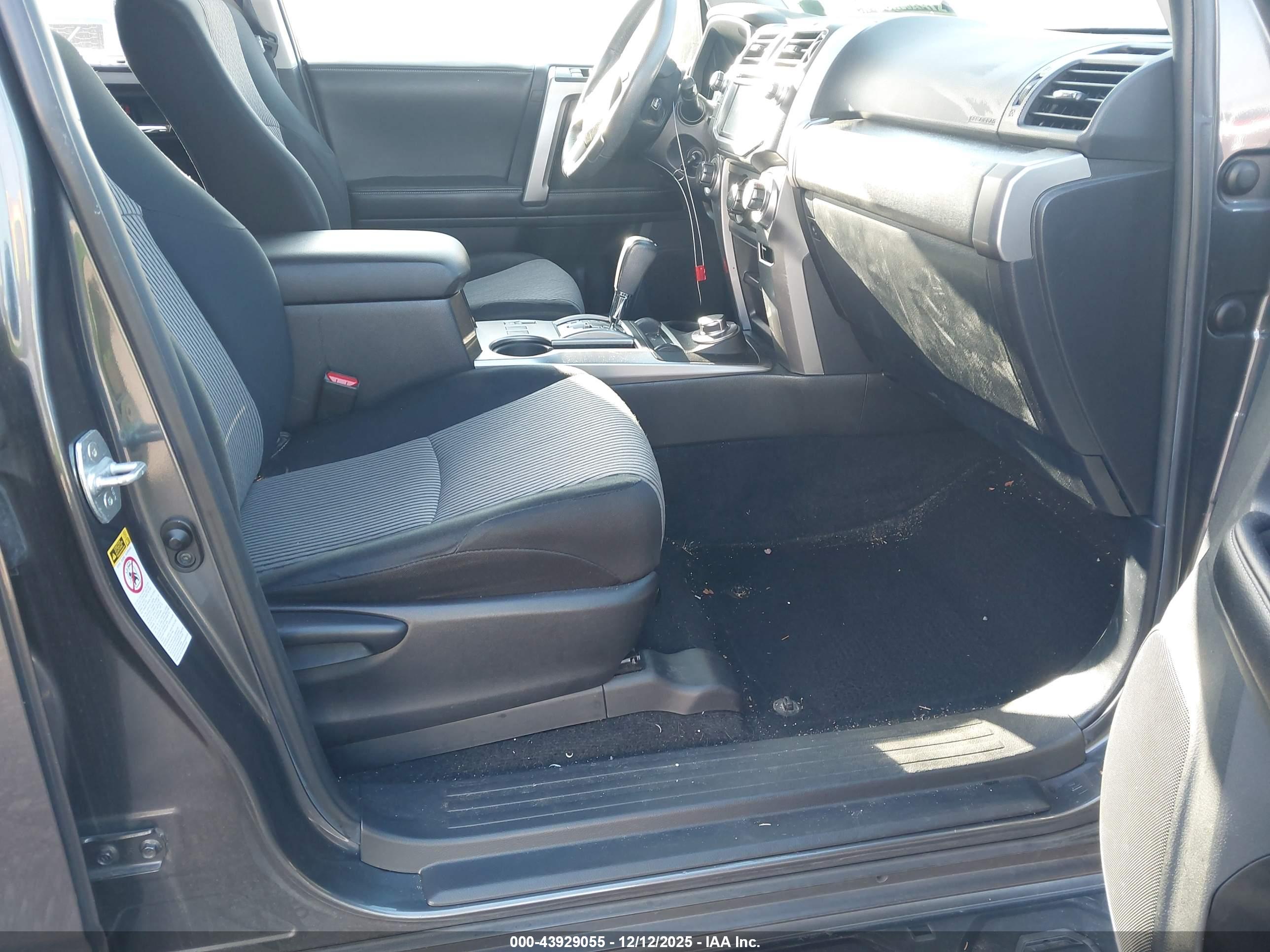 TOYOTA 4RUNNER image 5