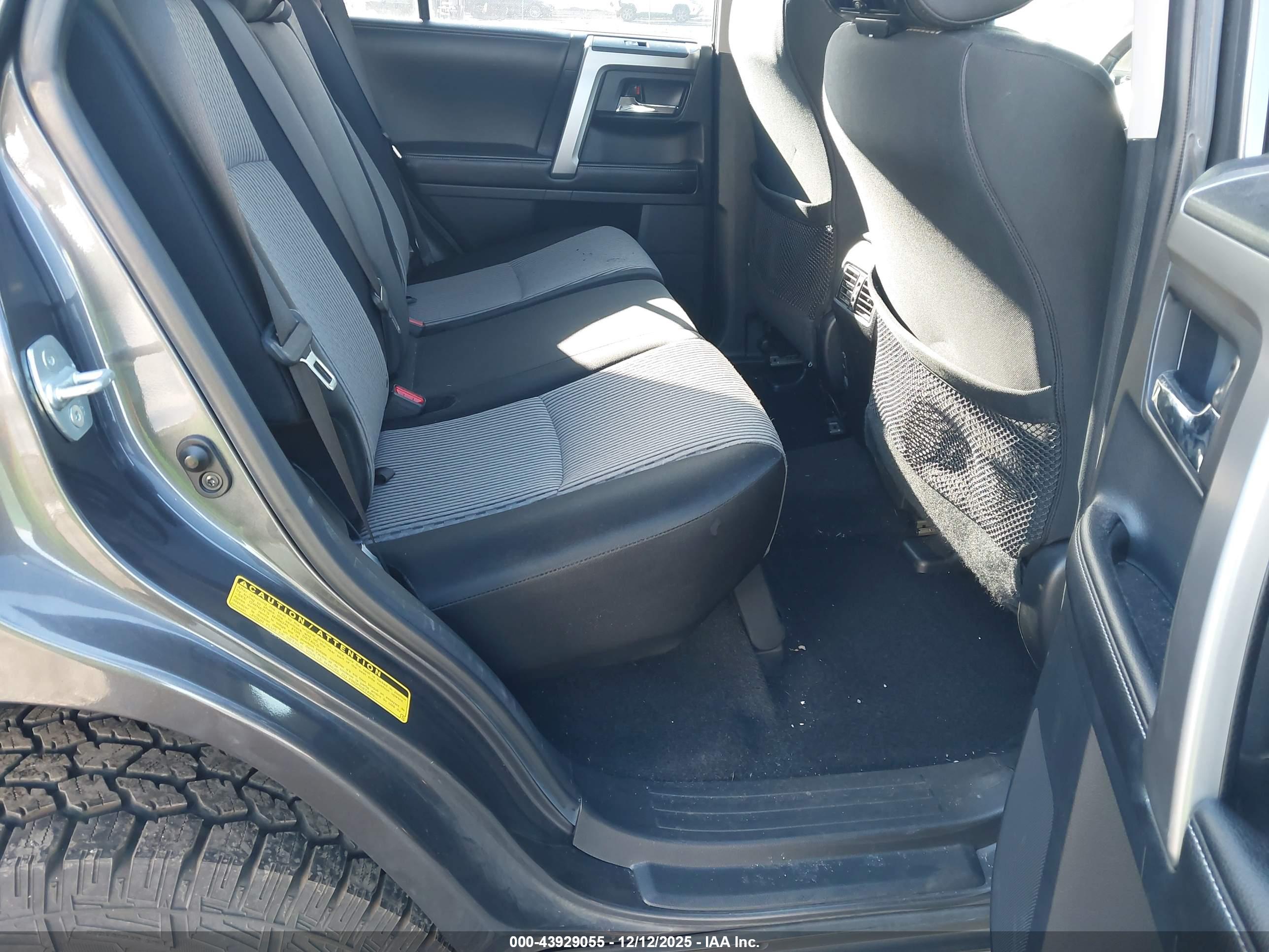 TOYOTA 4RUNNER image 8