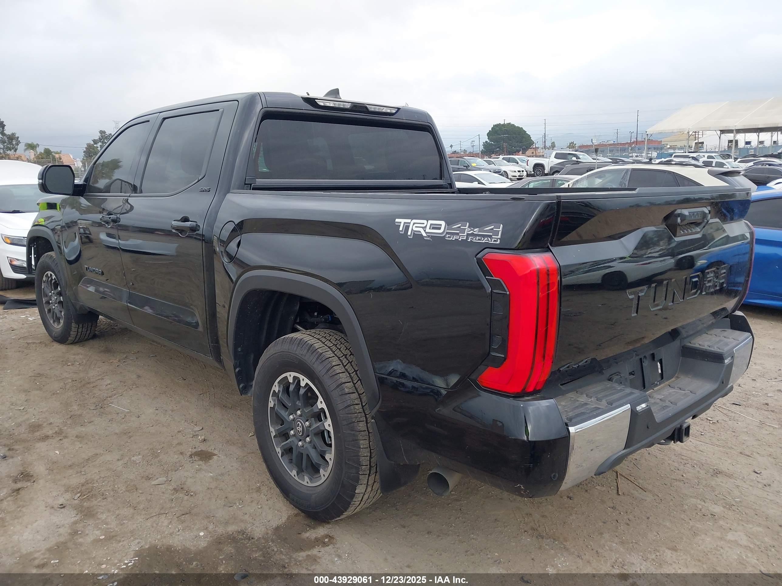 TOYOTA TUNDRA image 3