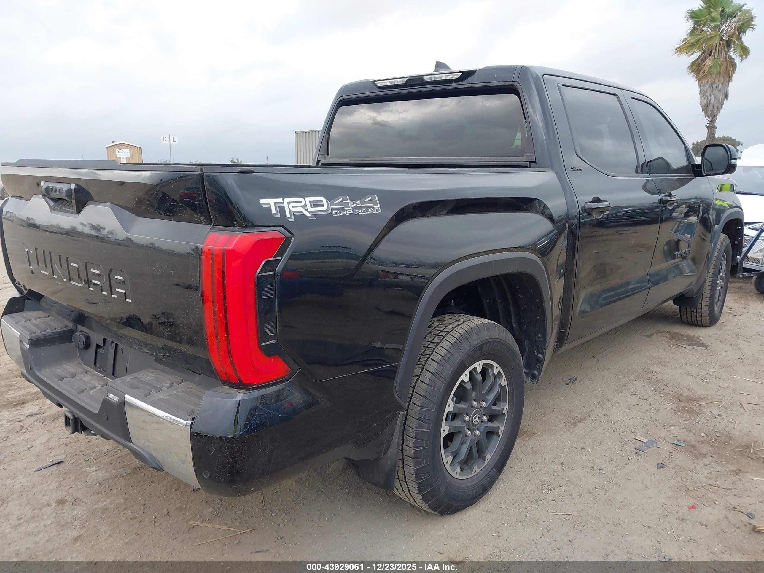 TOYOTA TUNDRA image 4