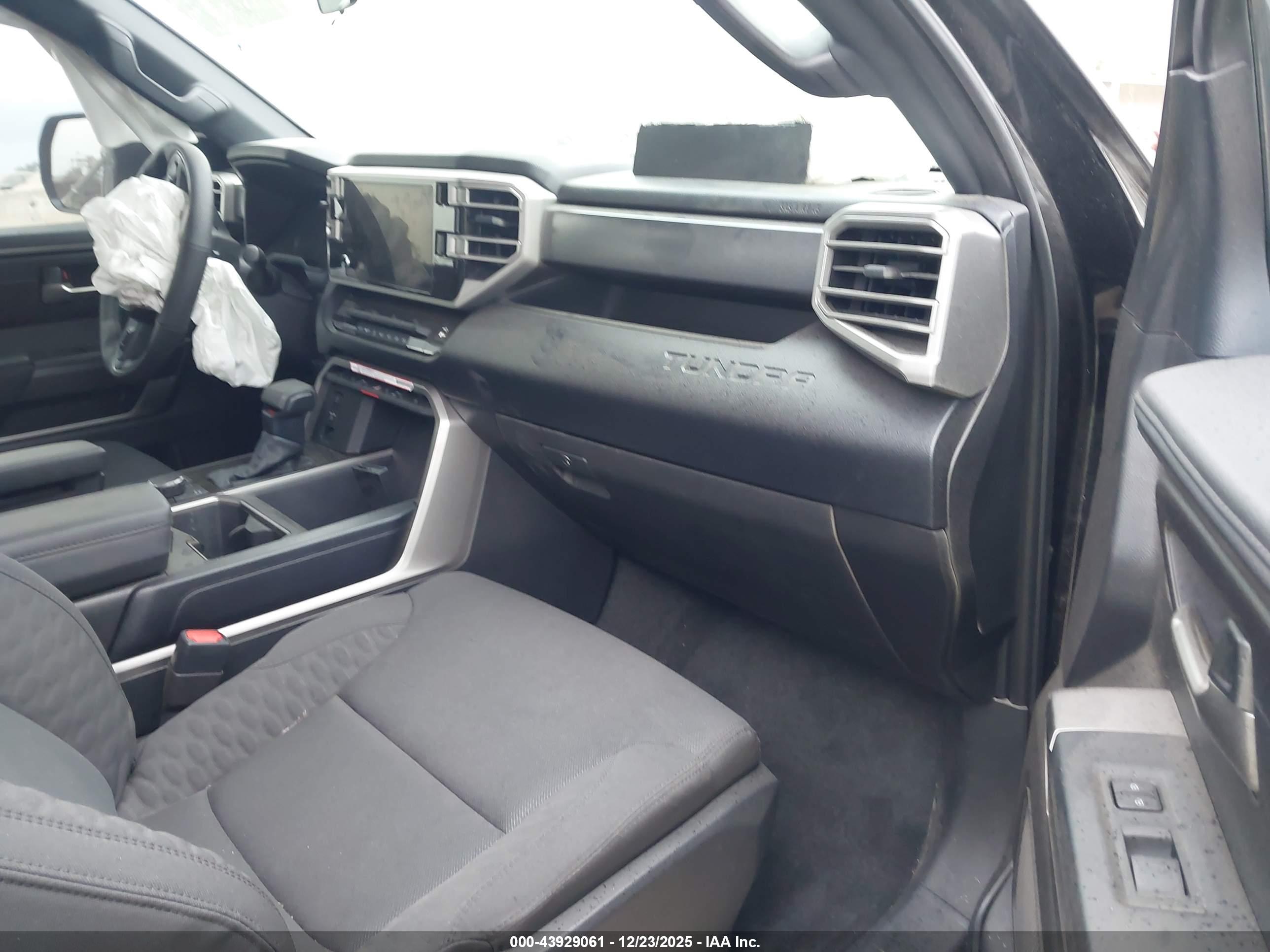 TOYOTA TUNDRA image 5