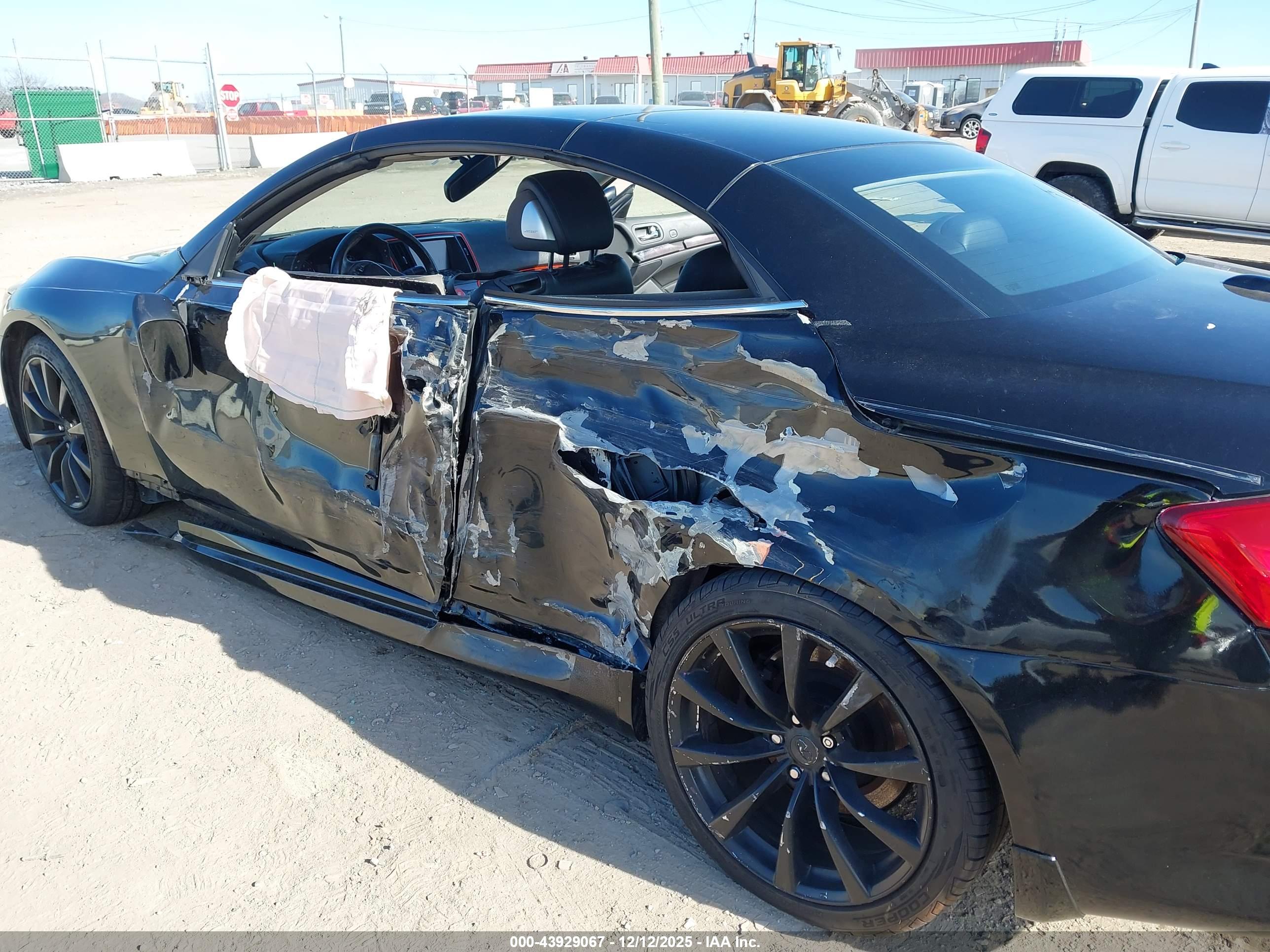 INFINITI G37 image 6