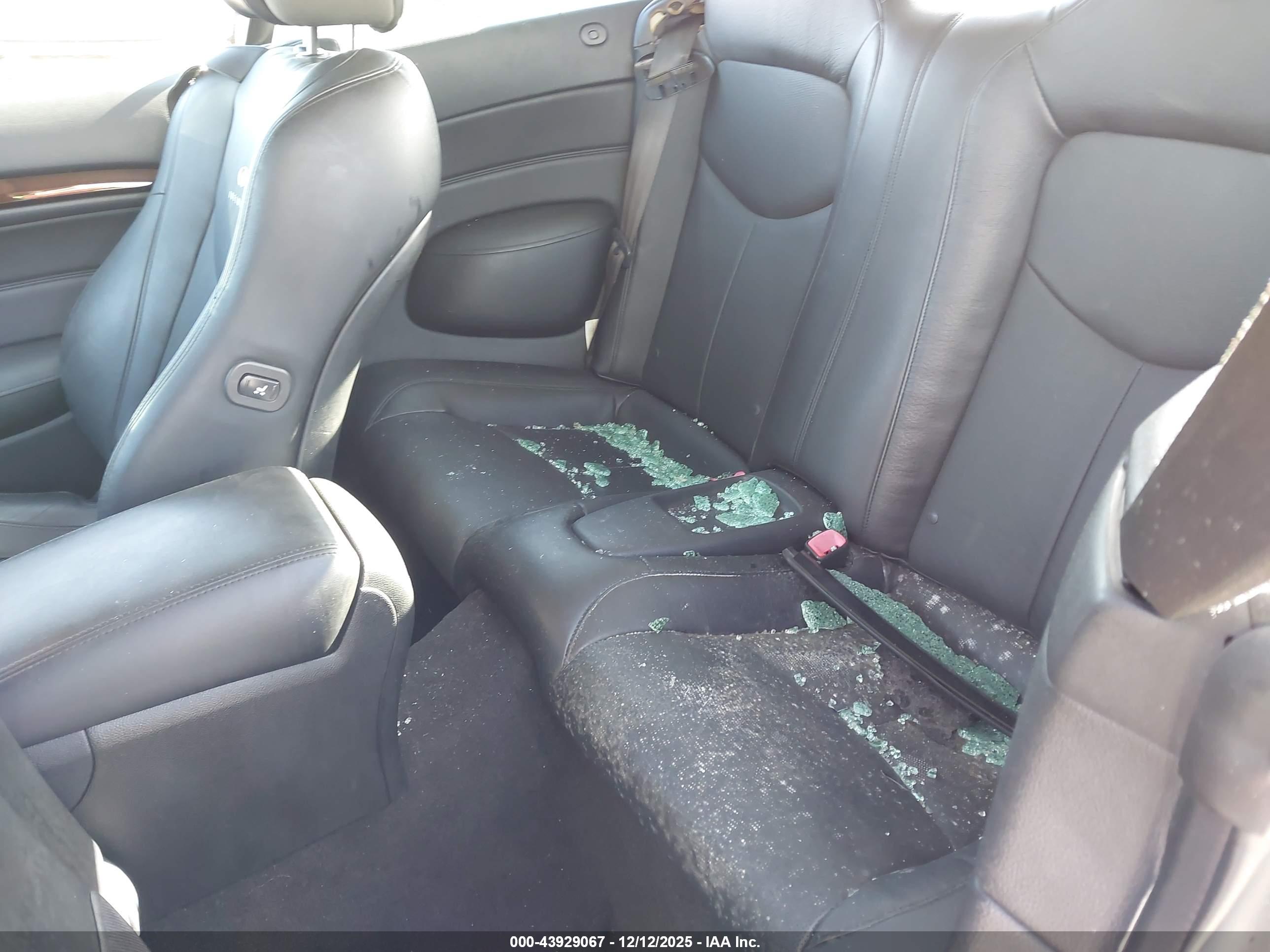 INFINITI G37 image 8