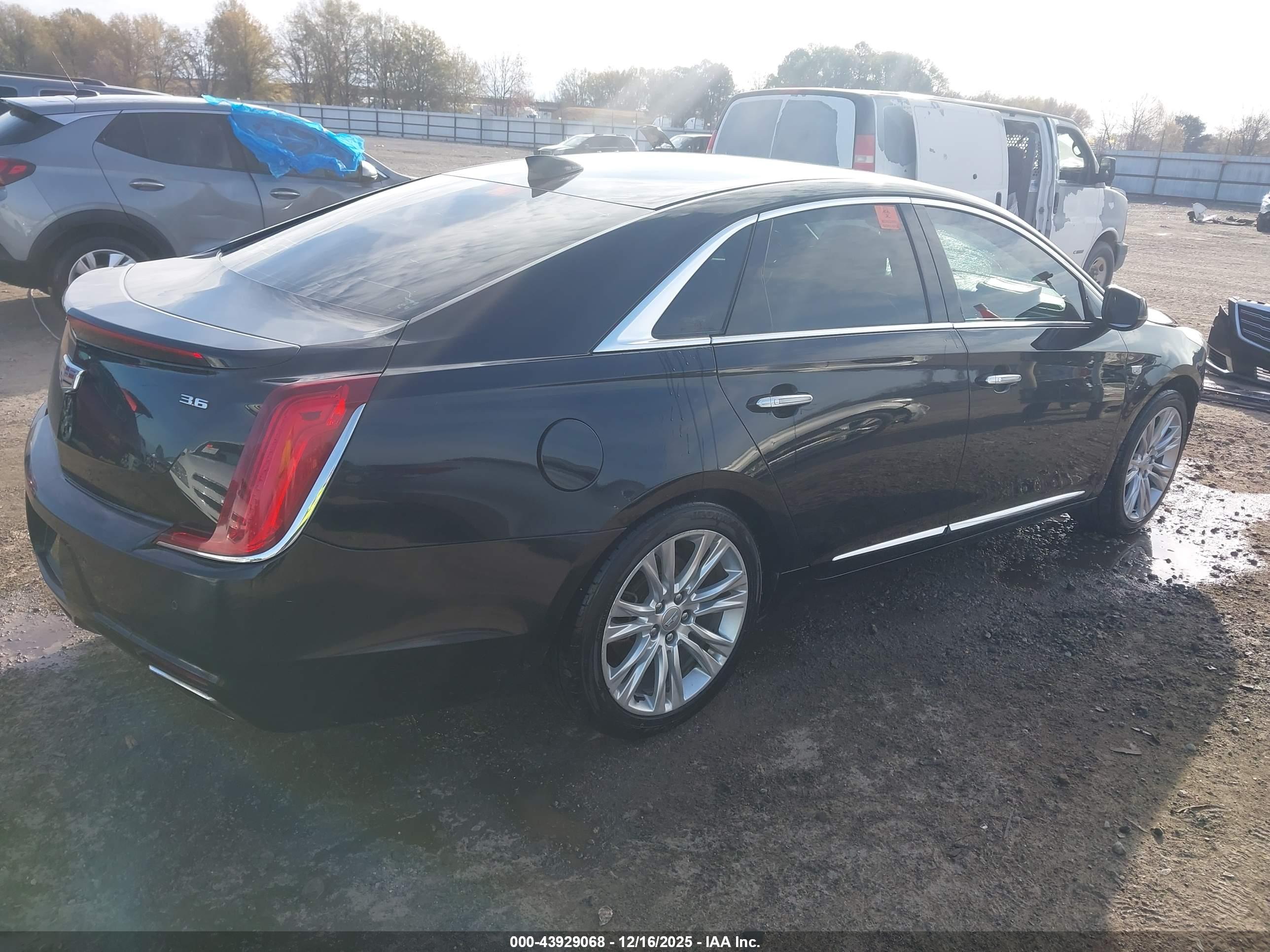 CADILLAC XTS image 4