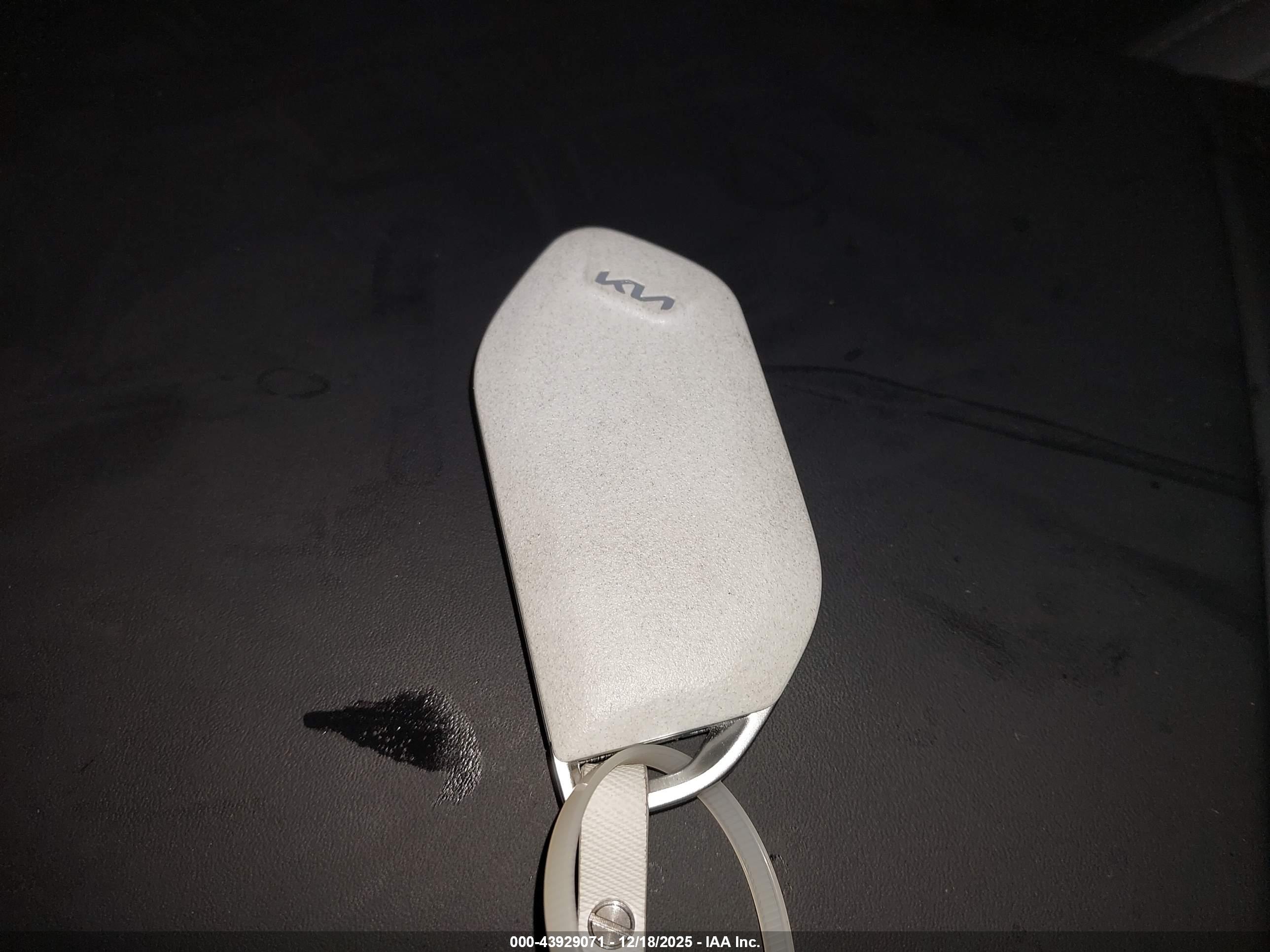 KIA EV9 image 11