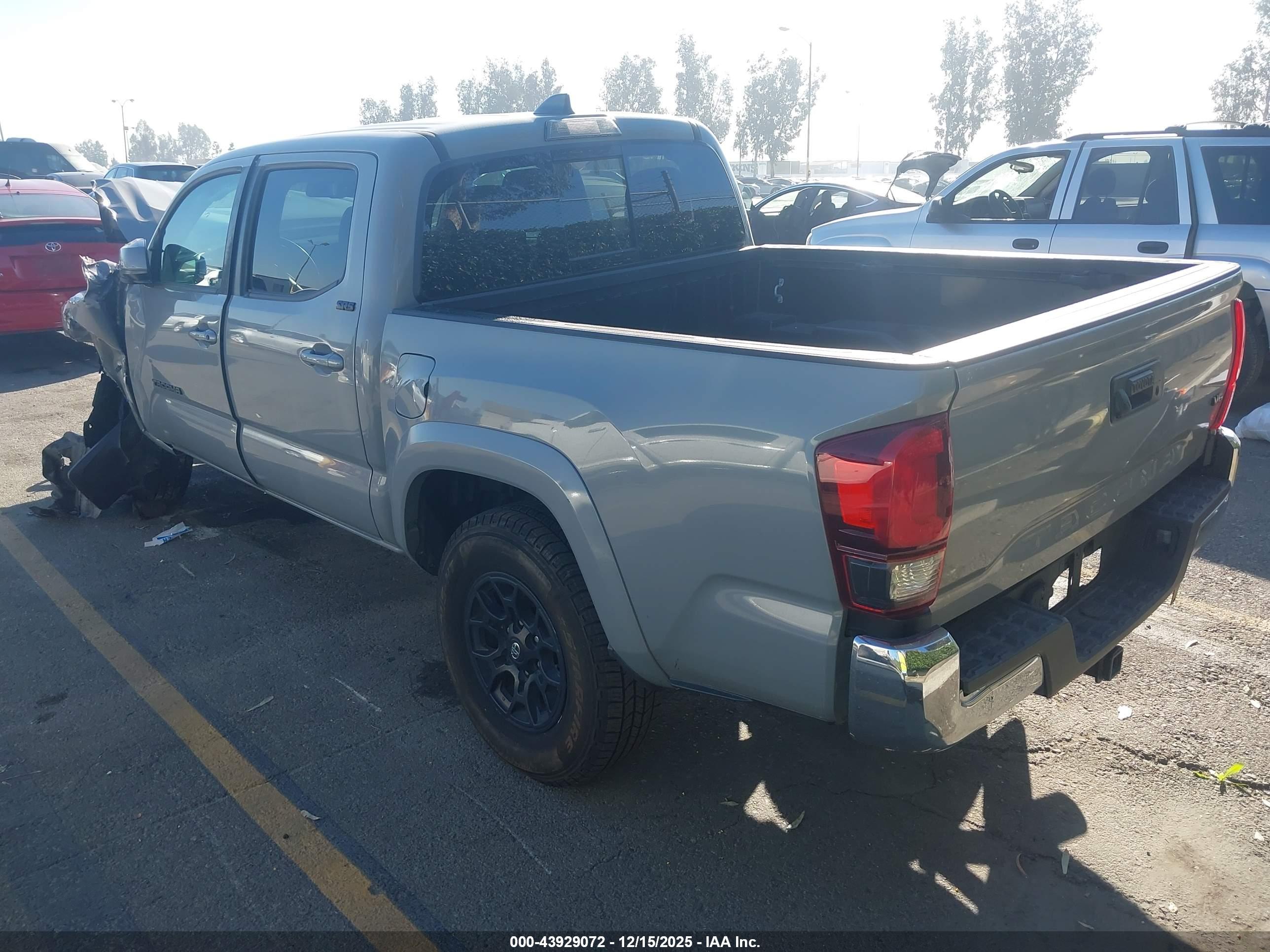 TOYOTA TACOMA image 3