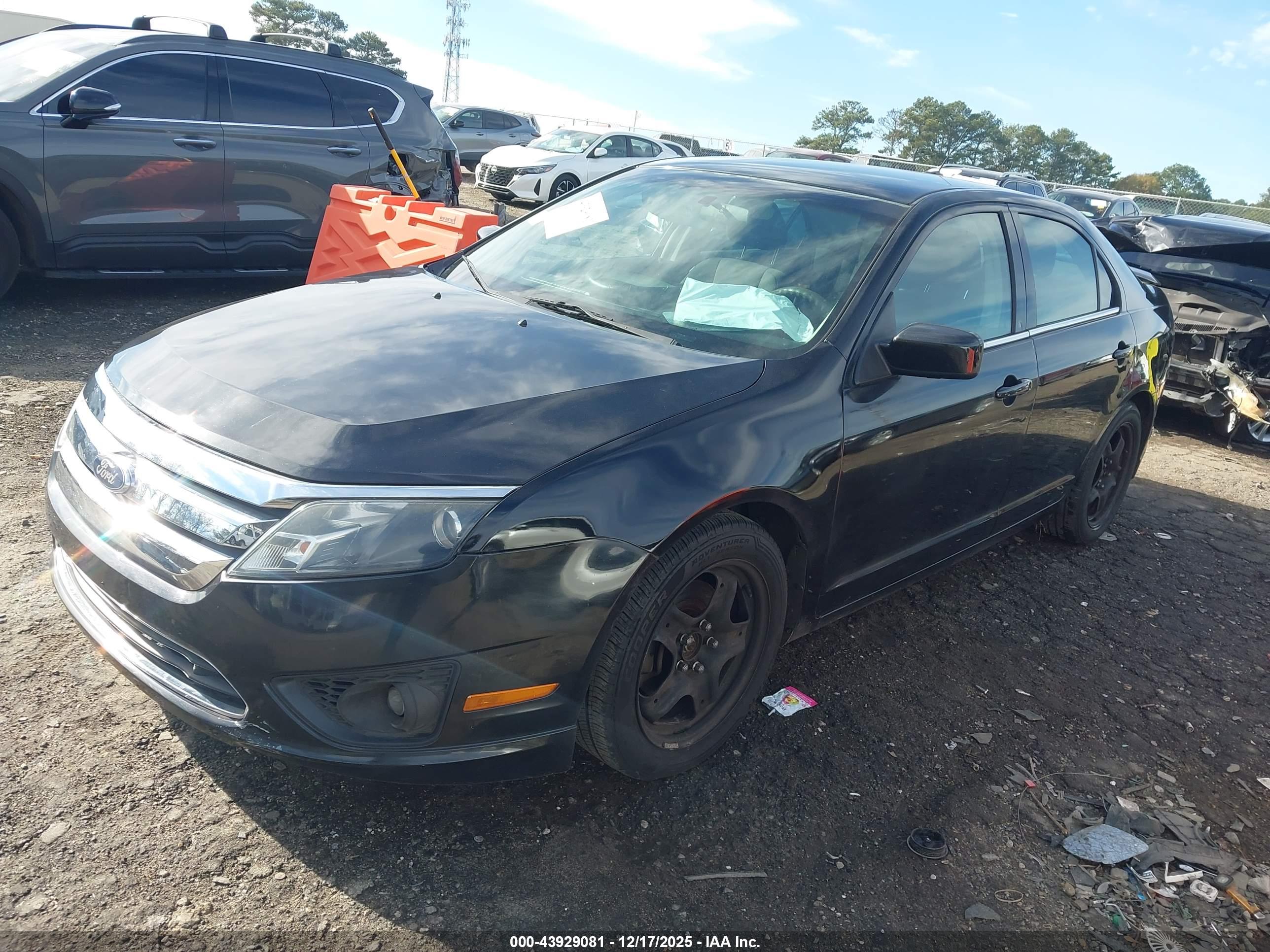 FORD FUSION image 2