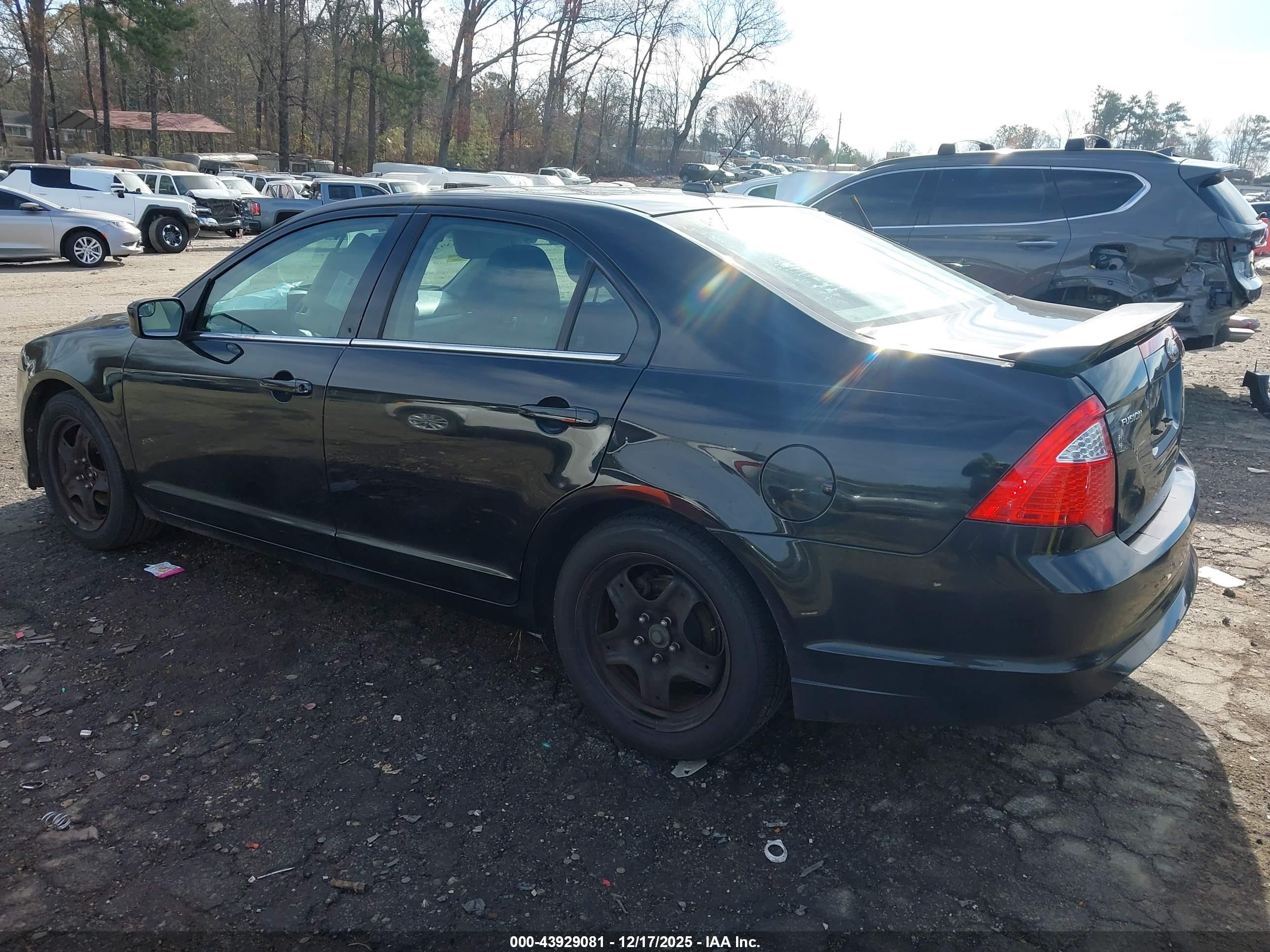 FORD FUSION image 3