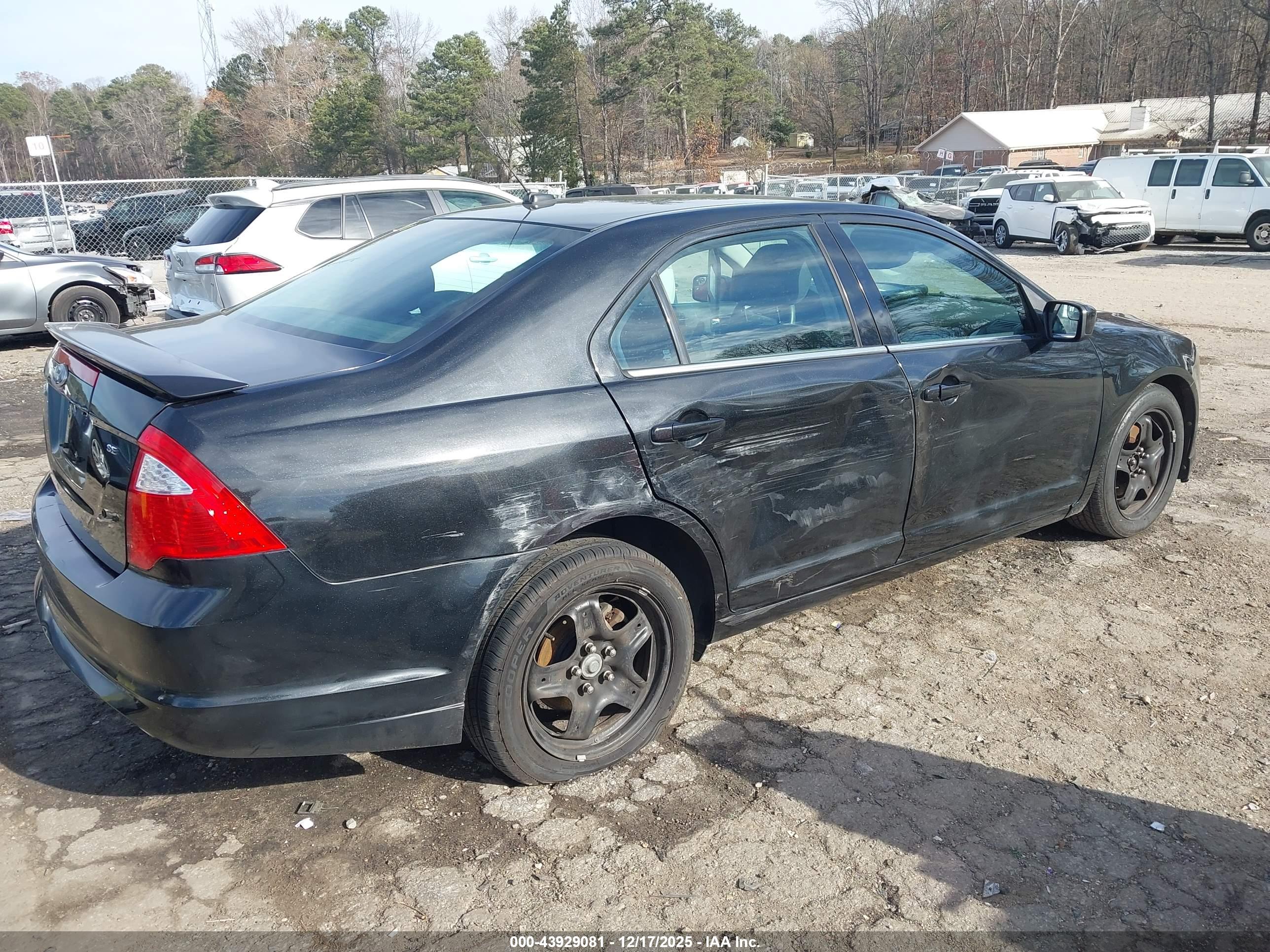 FORD FUSION image 4