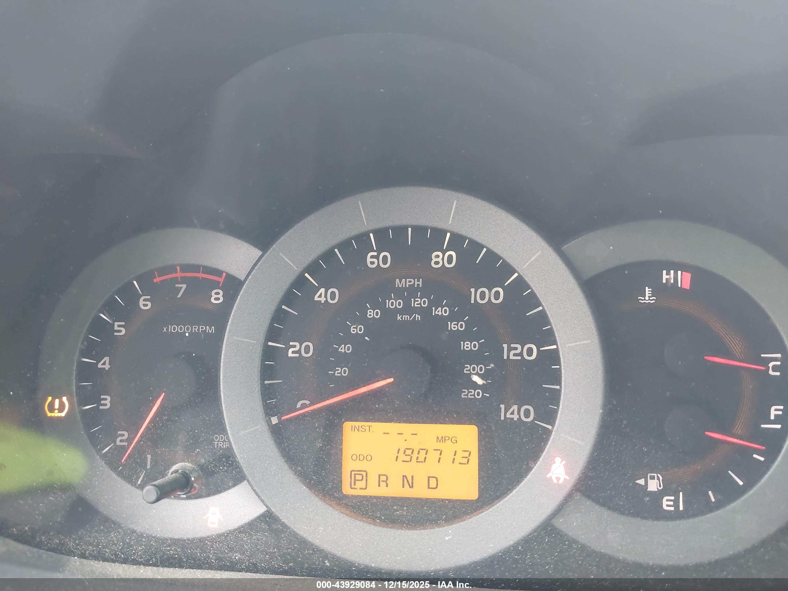 TOYOTA RAV4 image 7