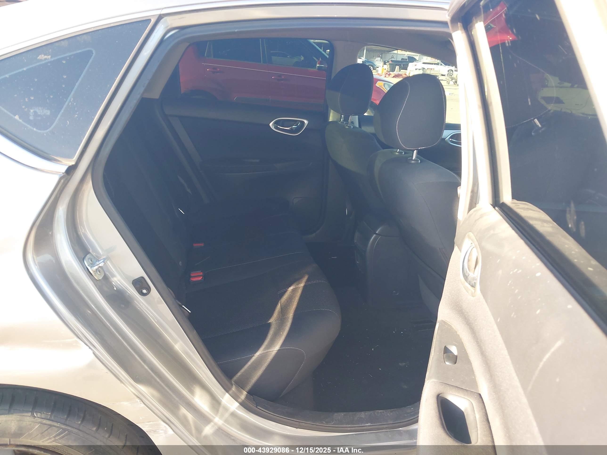 NISSAN SENTRA image 8