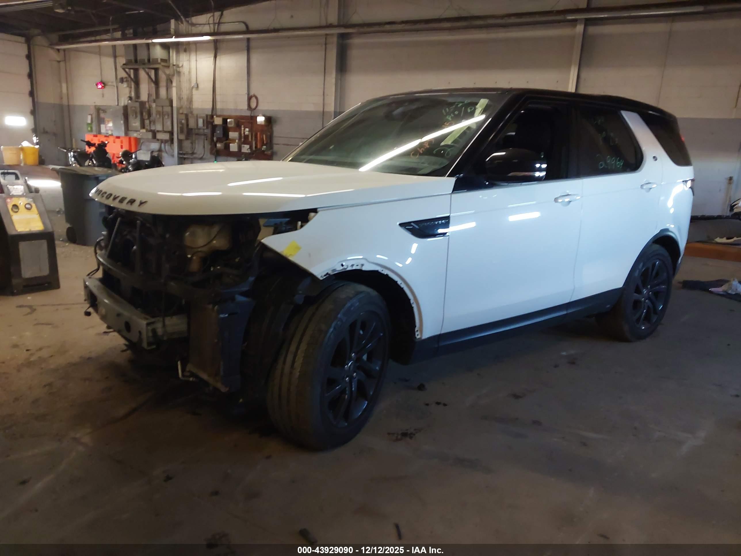 LAND ROVER image 2