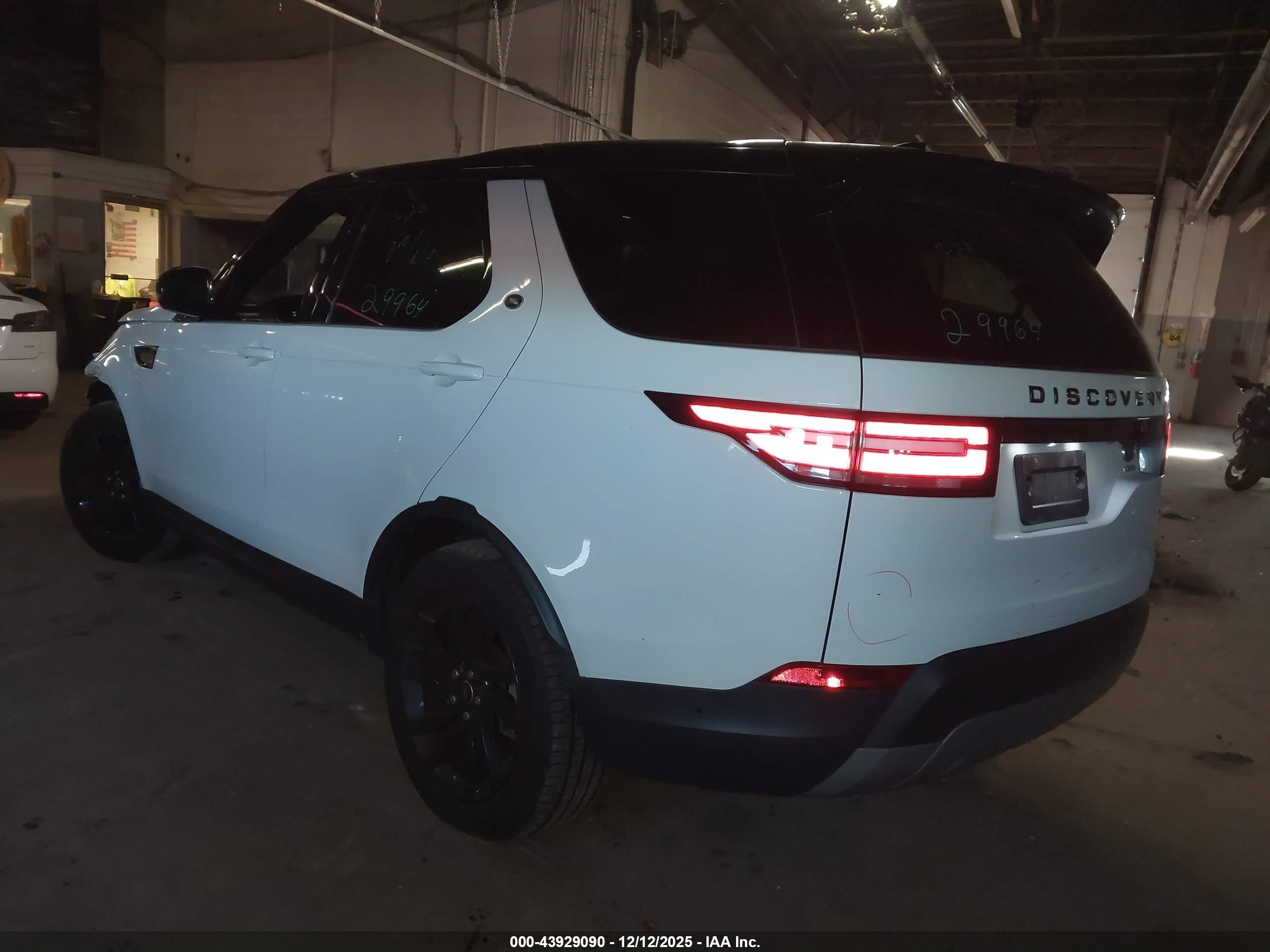 LAND ROVER image 3