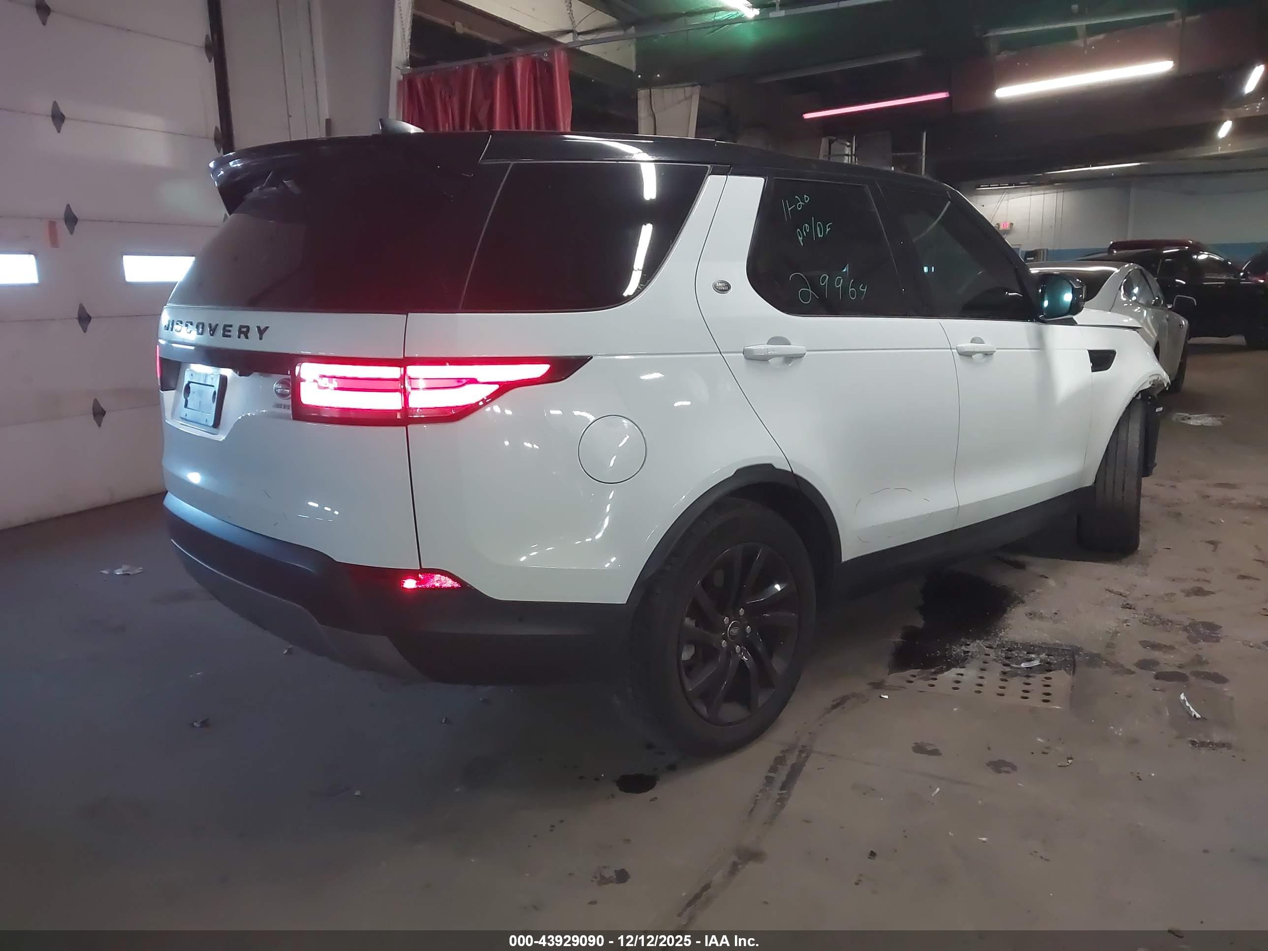 LAND ROVER image 4
