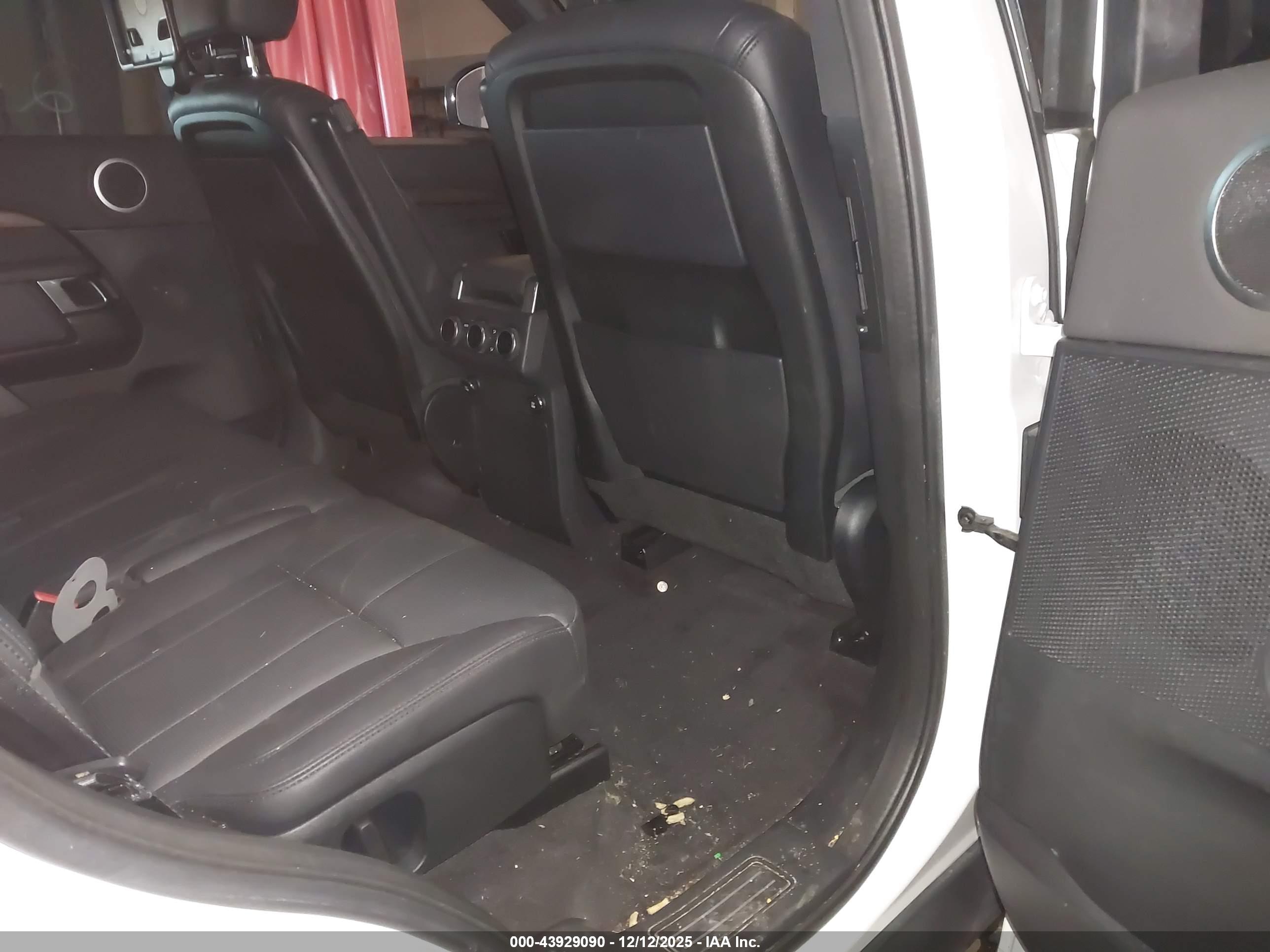 LAND ROVER image 8