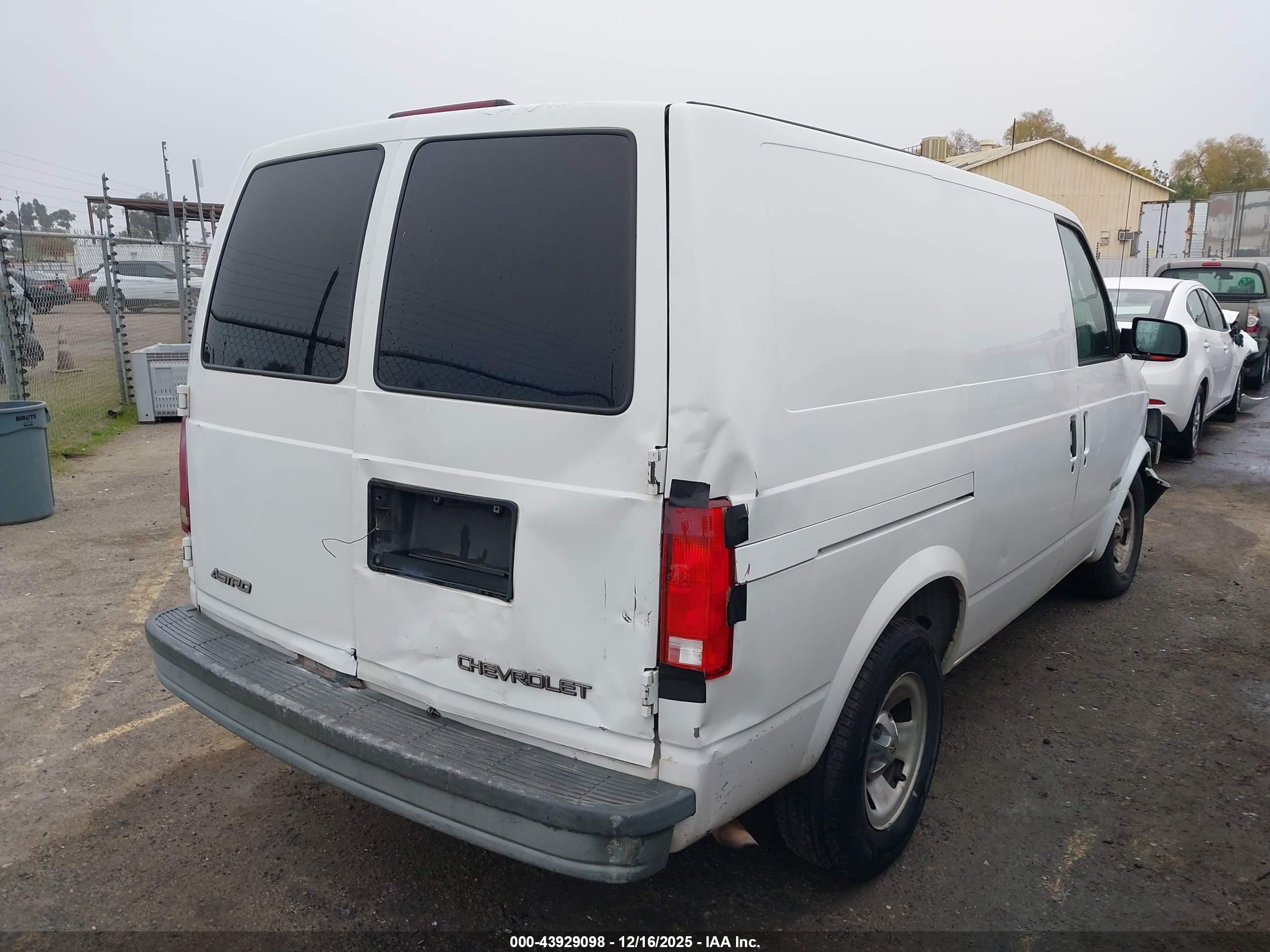CHEVROLET ASTRO image 4