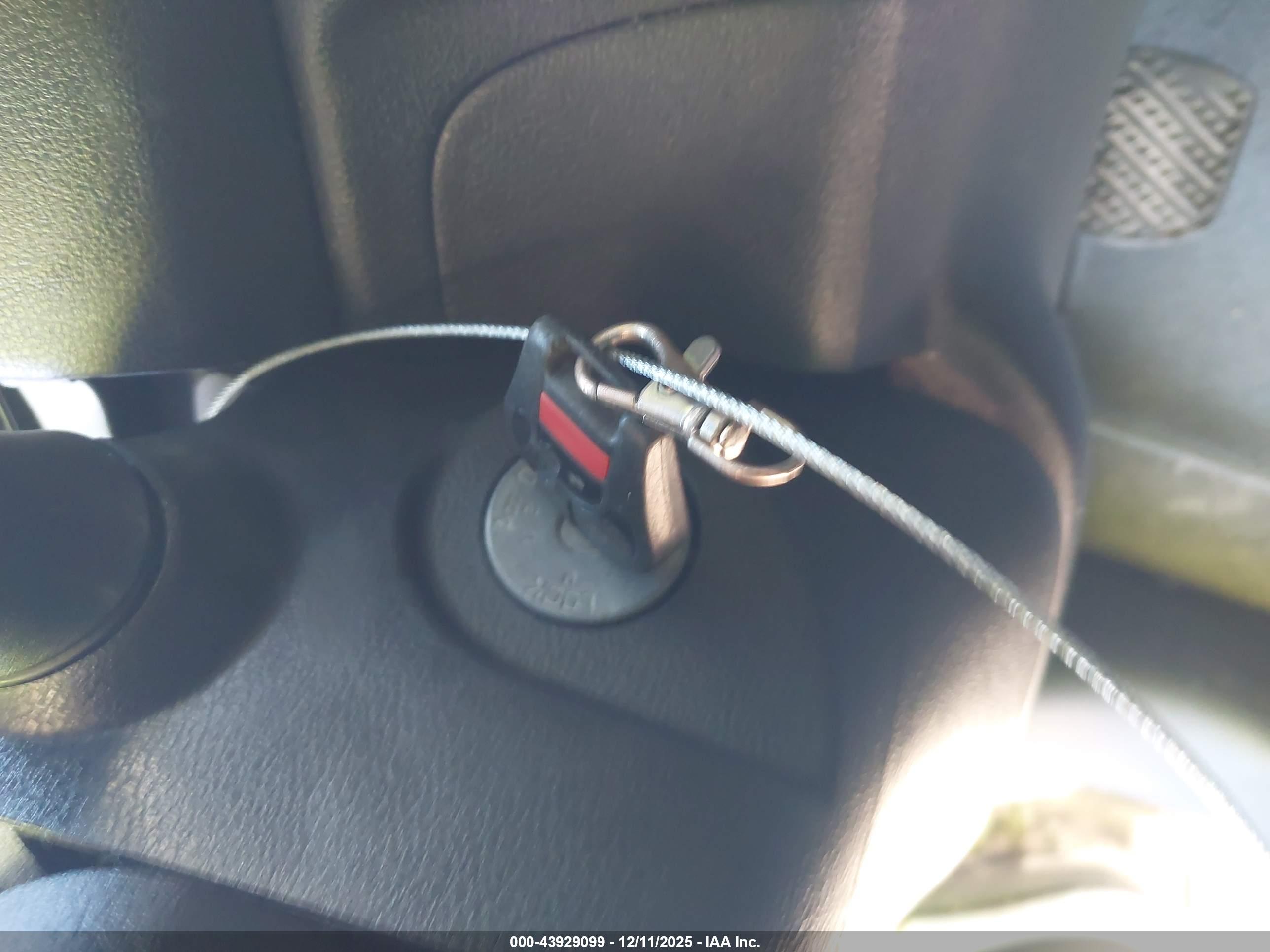 NISSAN VERSA image 11