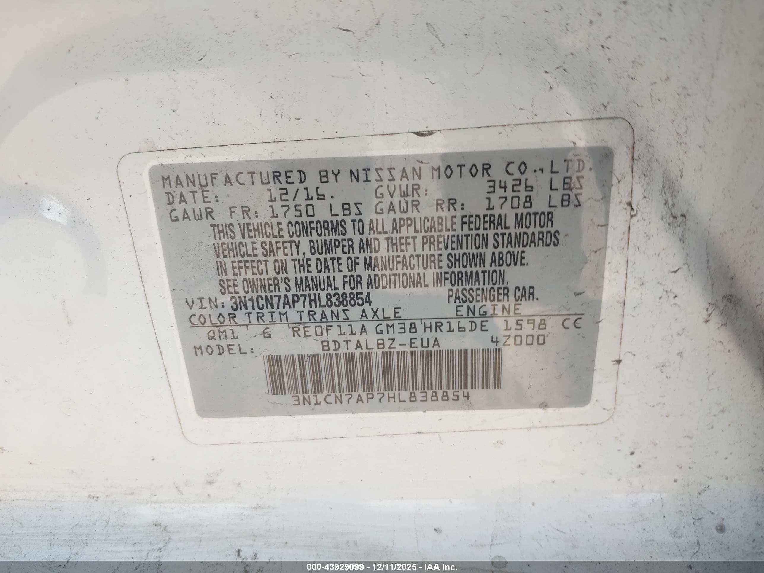 NISSAN VERSA image 9